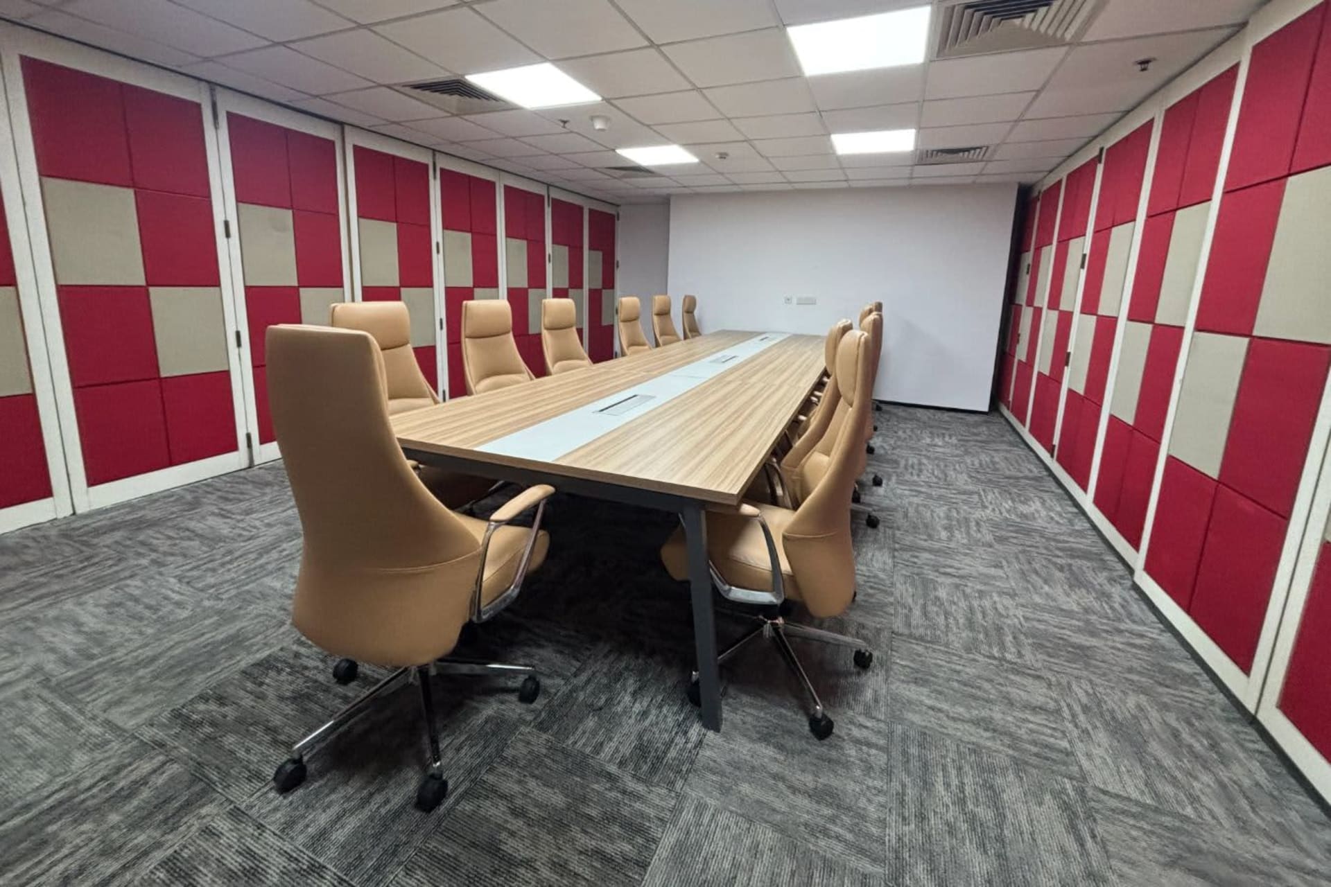 Incuspaze conference rooms in Sector 64, Noida