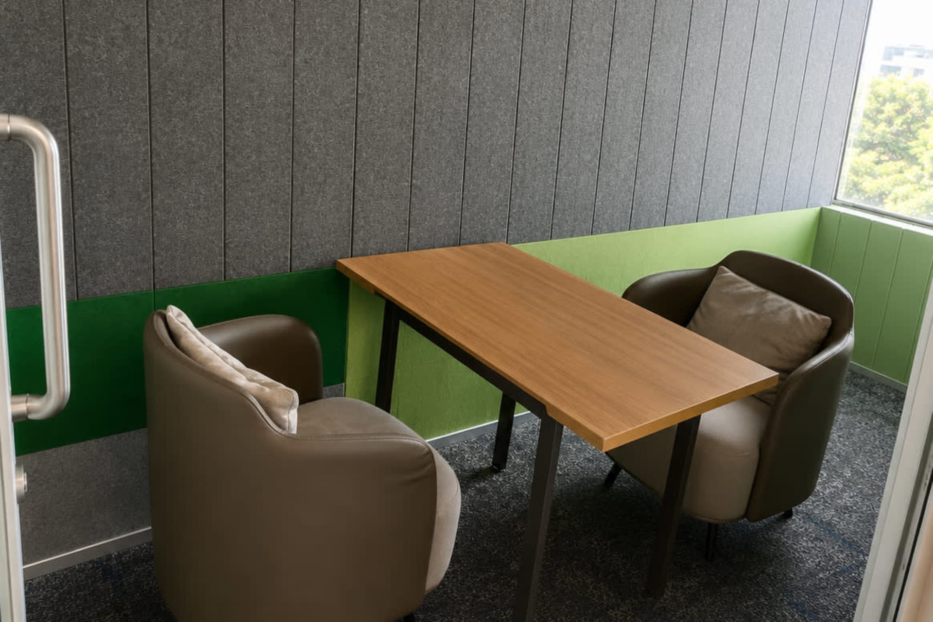 IndiQube meeting rooms in Unitech Cyber Park, Gurgaon