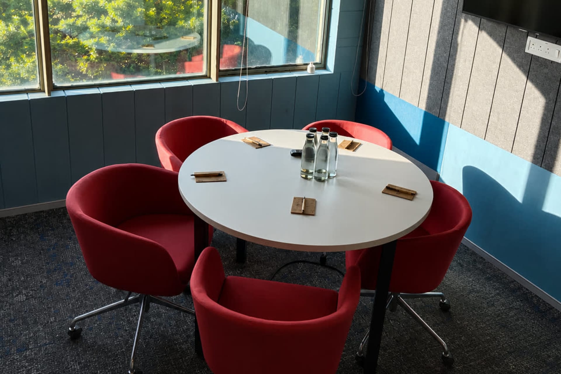 IndiQube meeting rooms in Unitech Cyber Park, Gurgaon