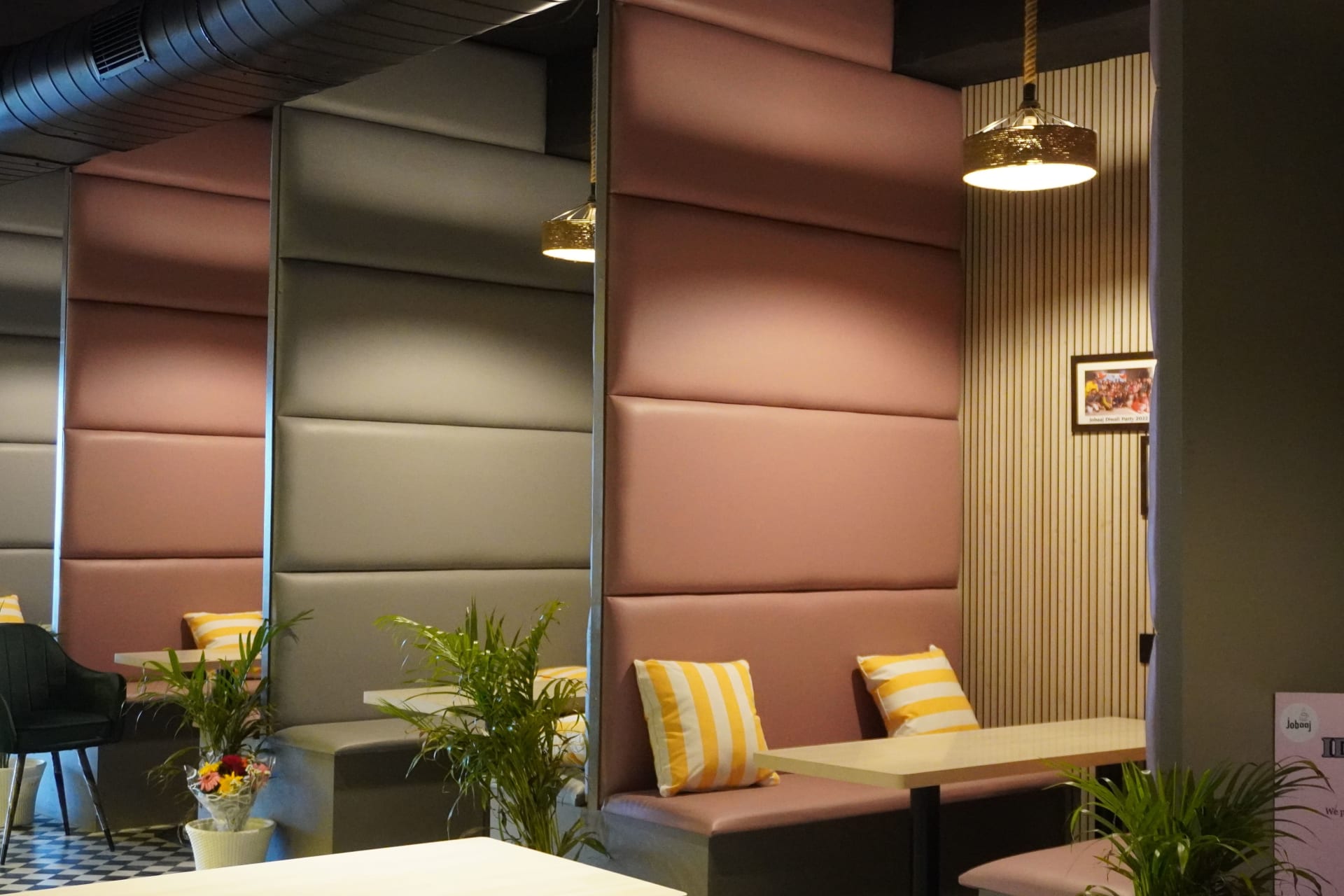 Jobaaj Work Cafe - coworking space