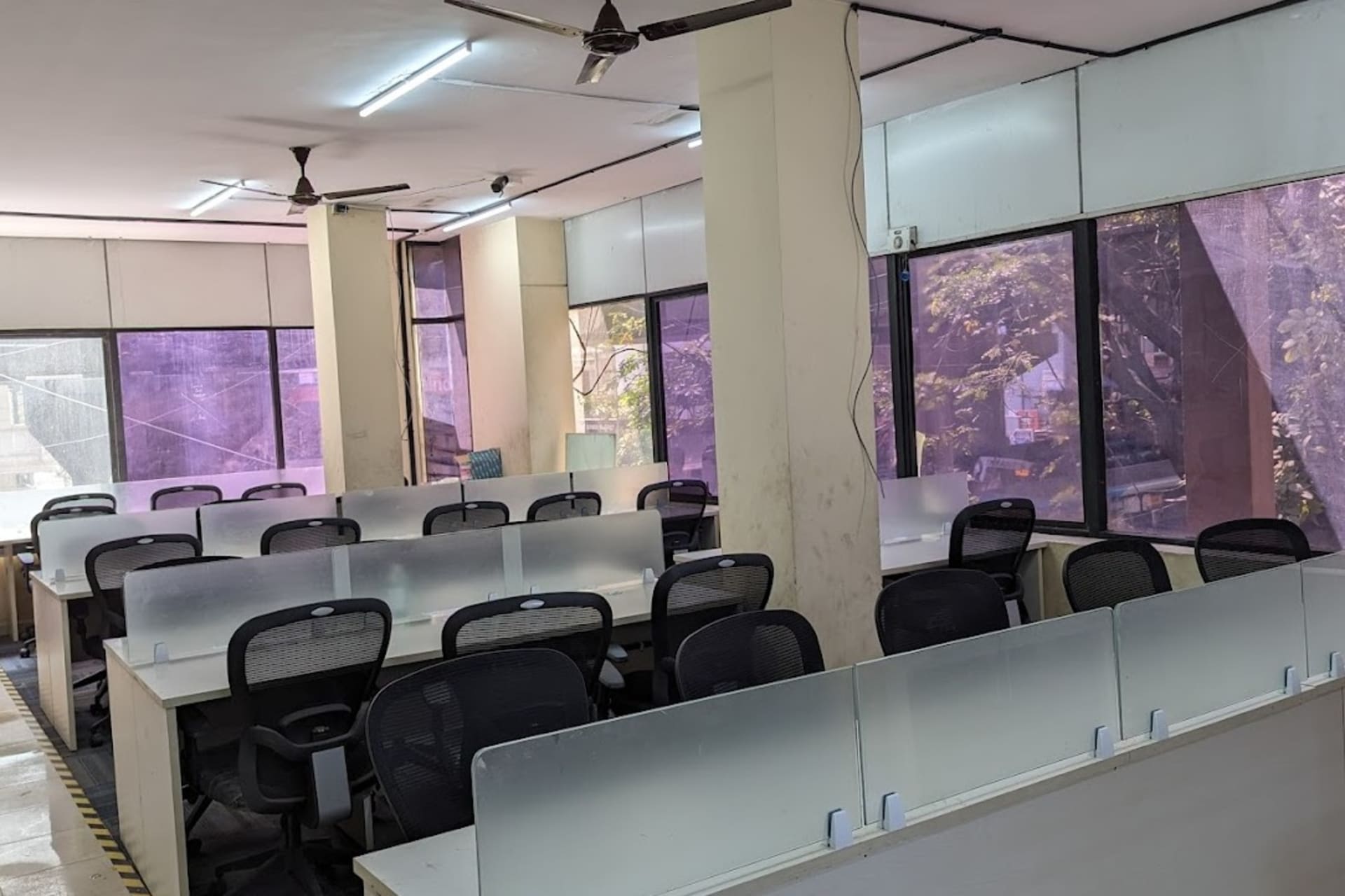 KIS COWORKSPACE Pathi Towers
