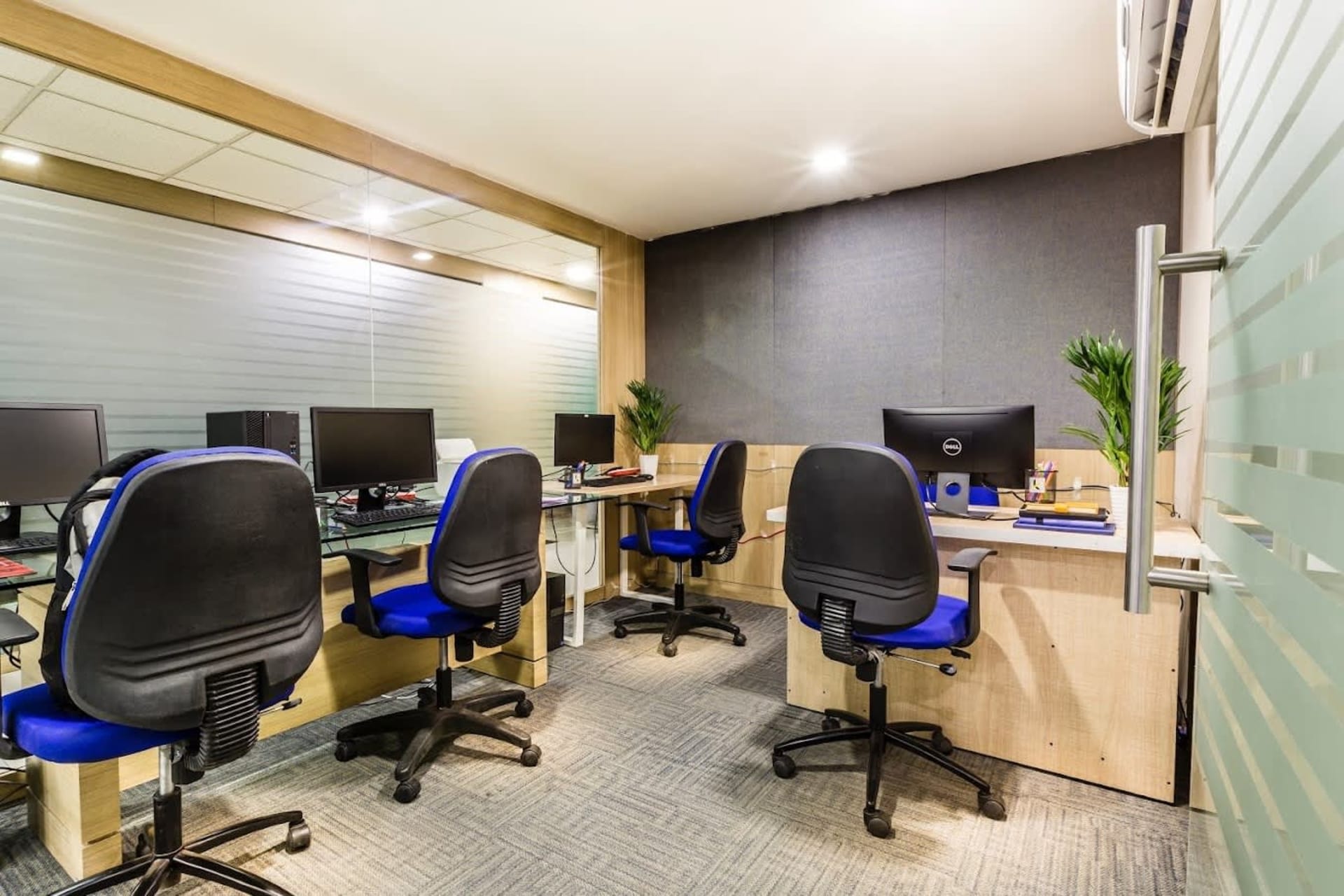 Kontor in Pune