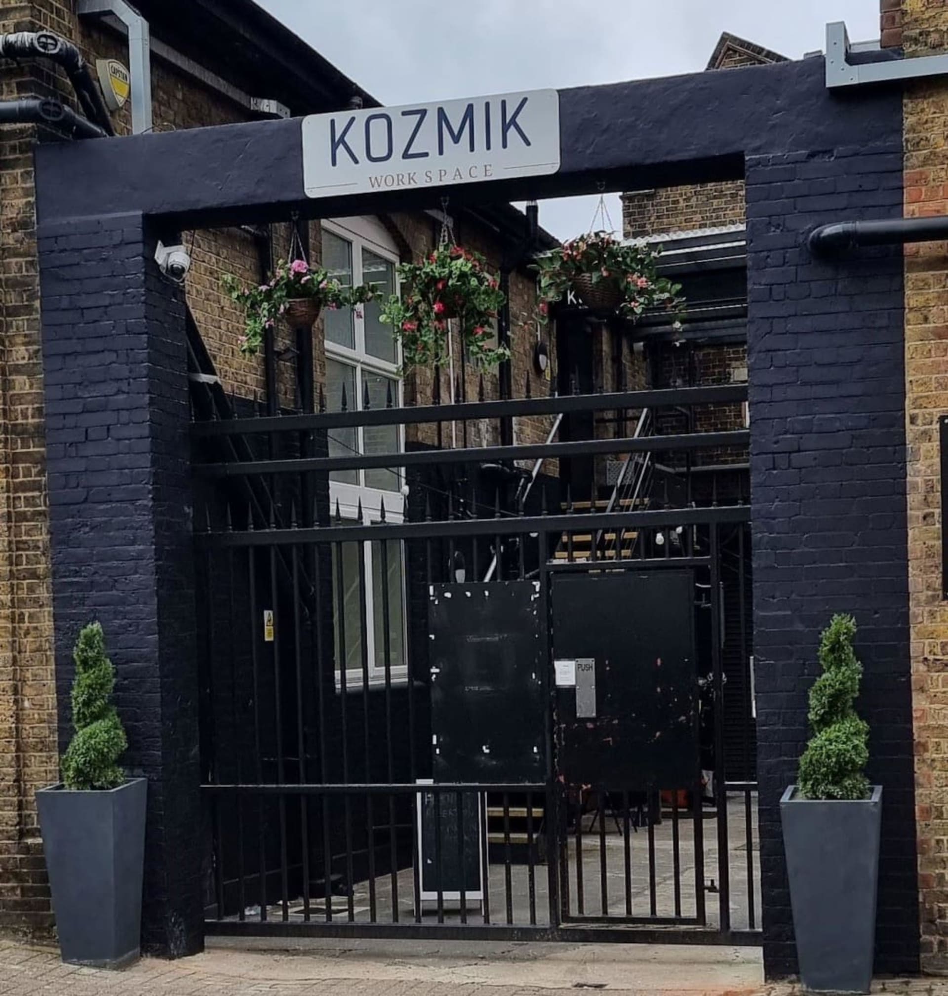 KOZMIK Workspace - day pass