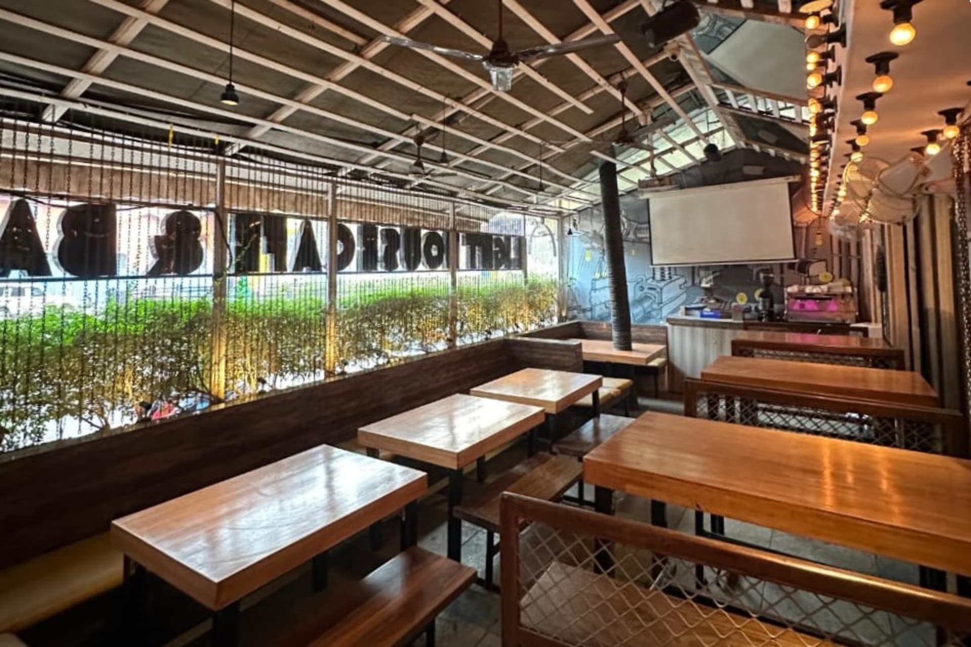 Light House Cafe & Bar - day pass