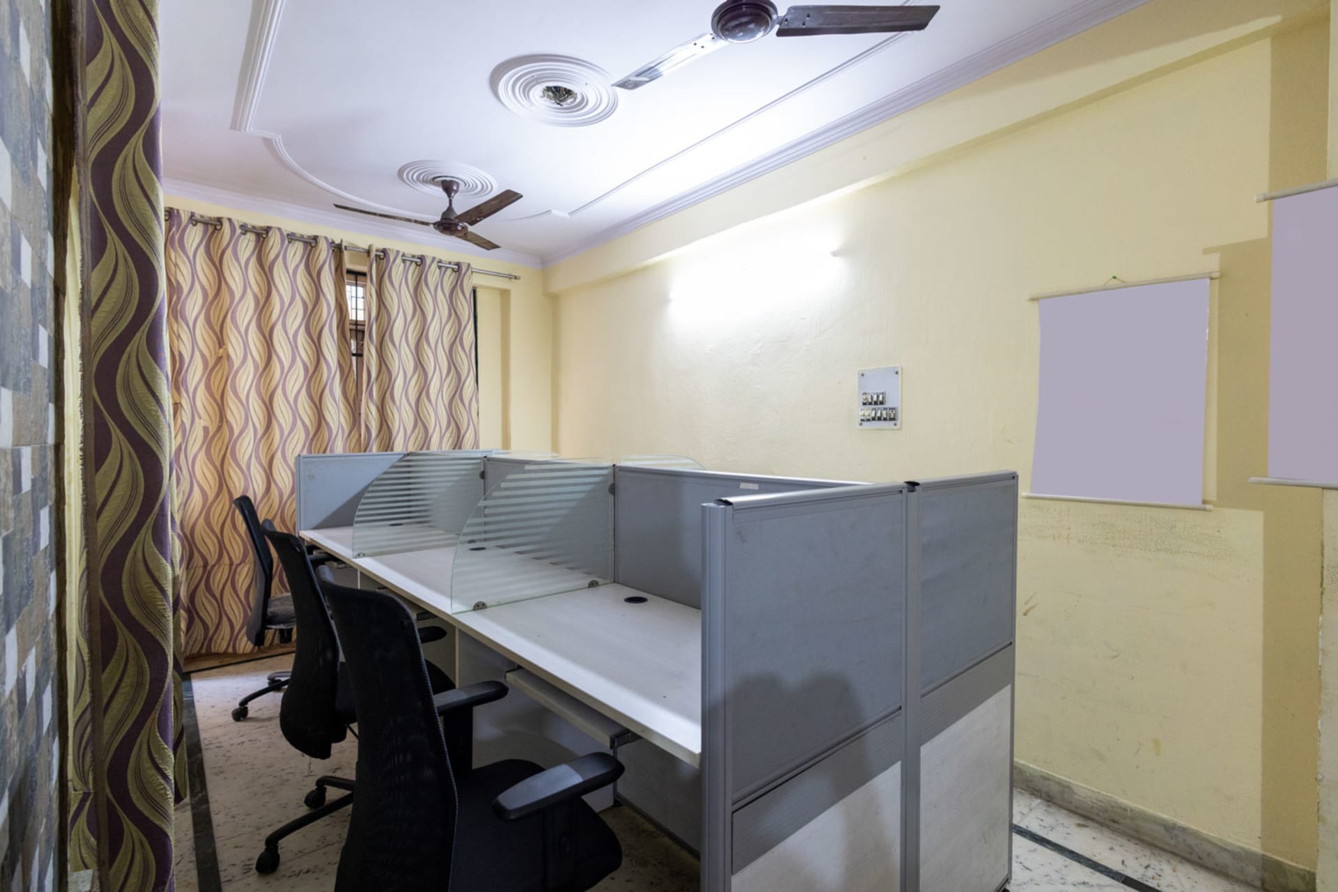 Looper Co-Work Space - coworking