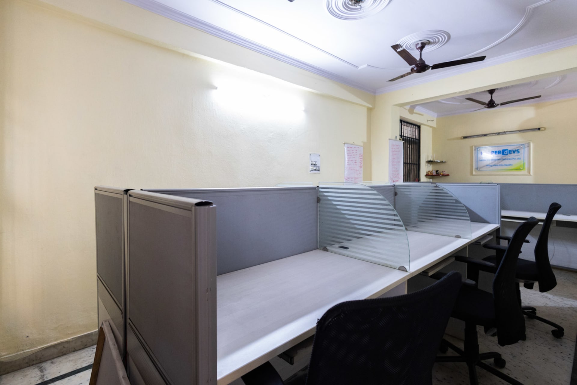 Looper Co-Work Space - coworking