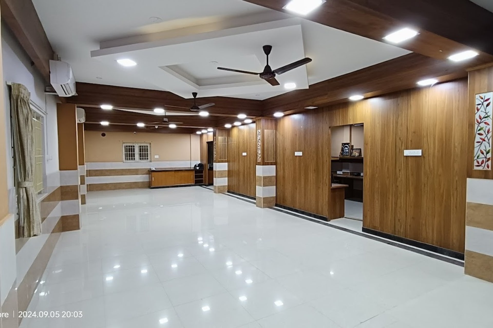 LOTUS STARTUP - coworking space