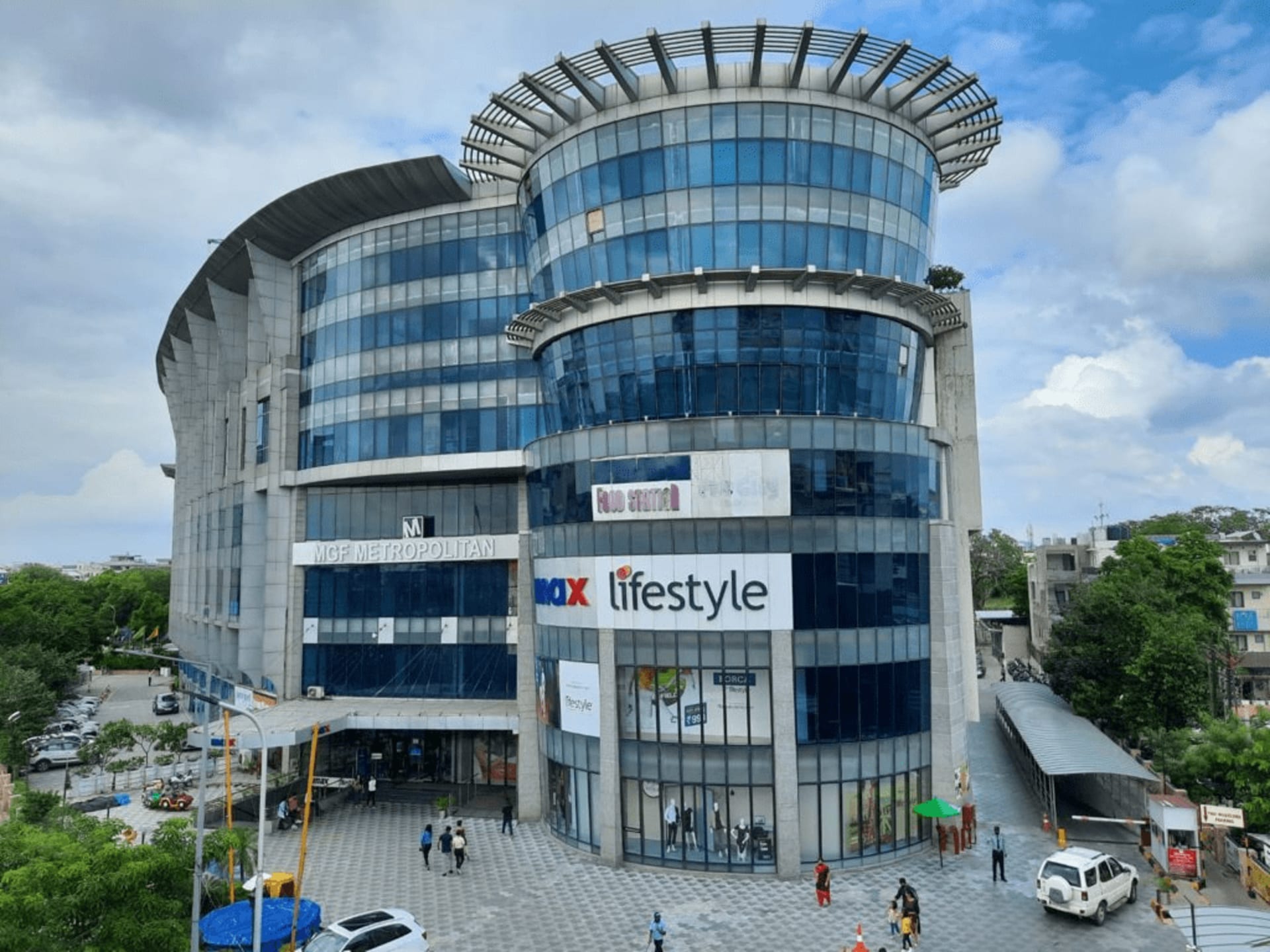 MGF Metropolitan Mall private space in MG Road Gurgaon, Gurgaon