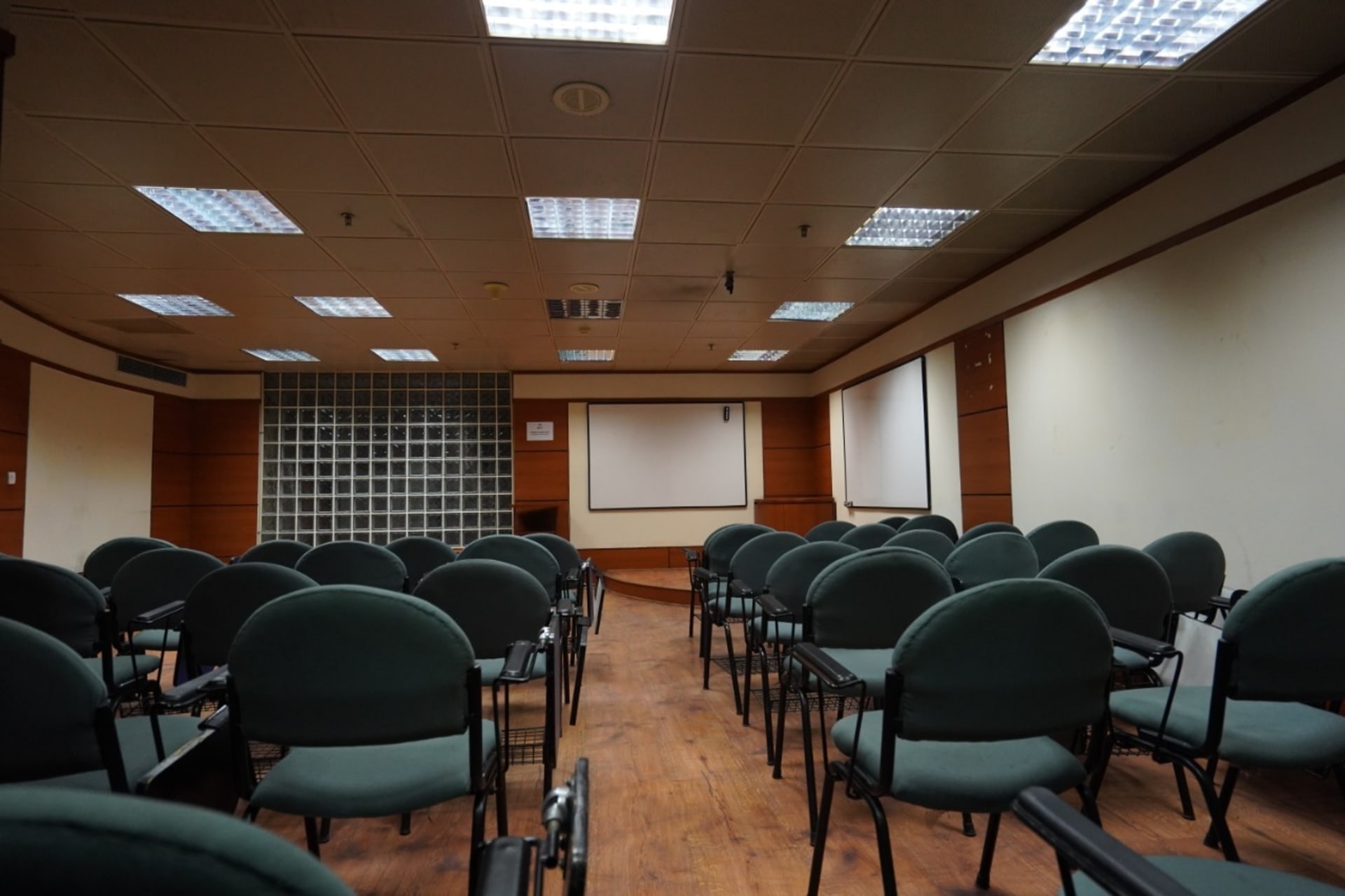 MiQB meeting rooms in Sector 58, Noida