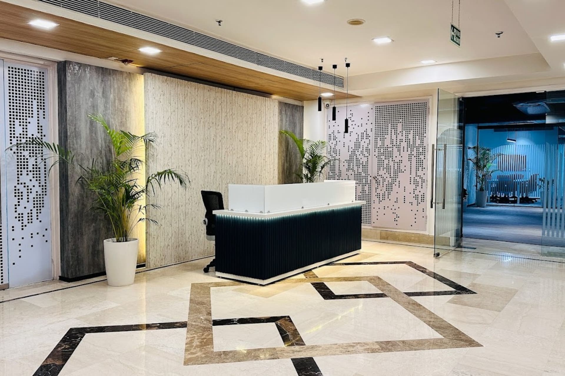 Mooz coworking Ambience Mall