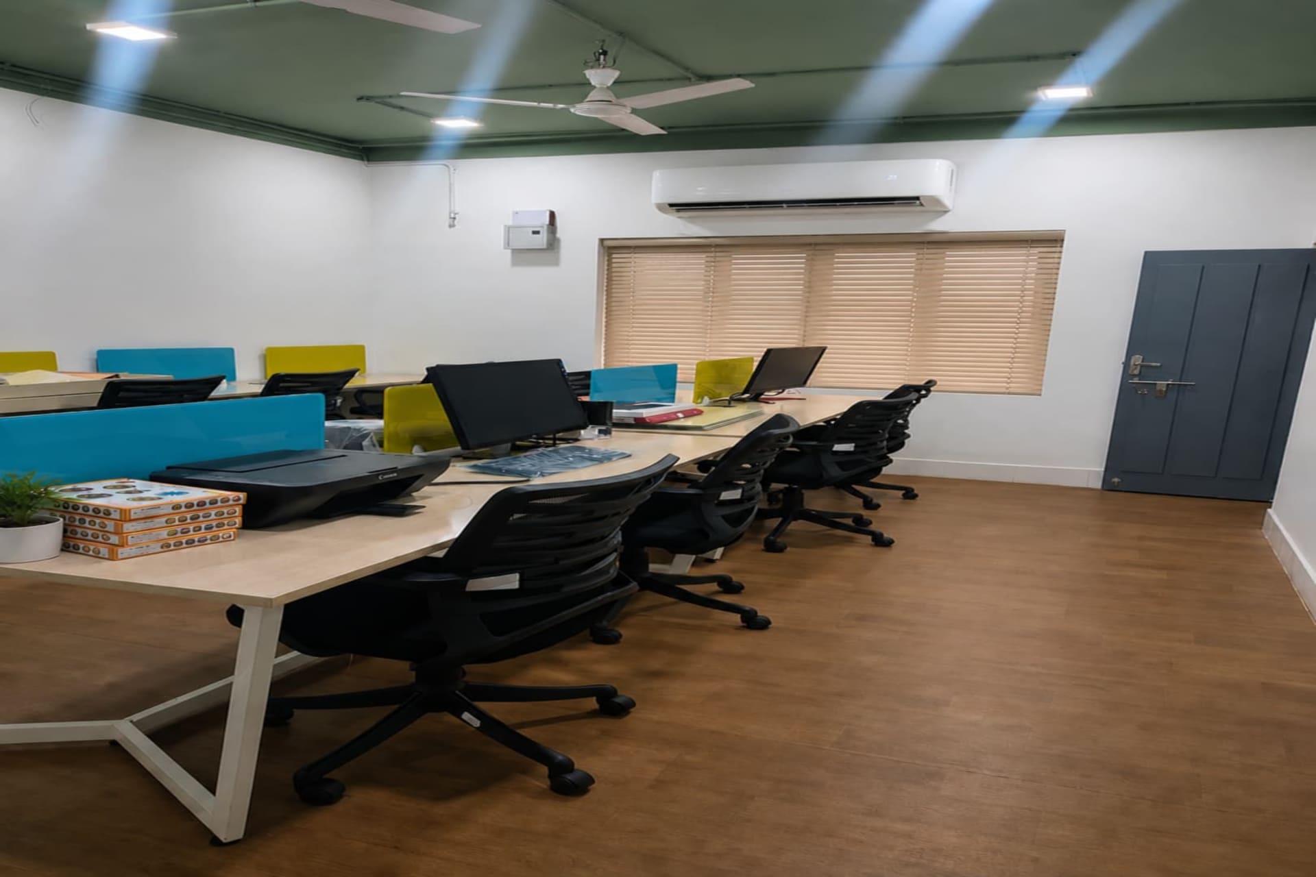 Mozaik Co-working space - coworking space