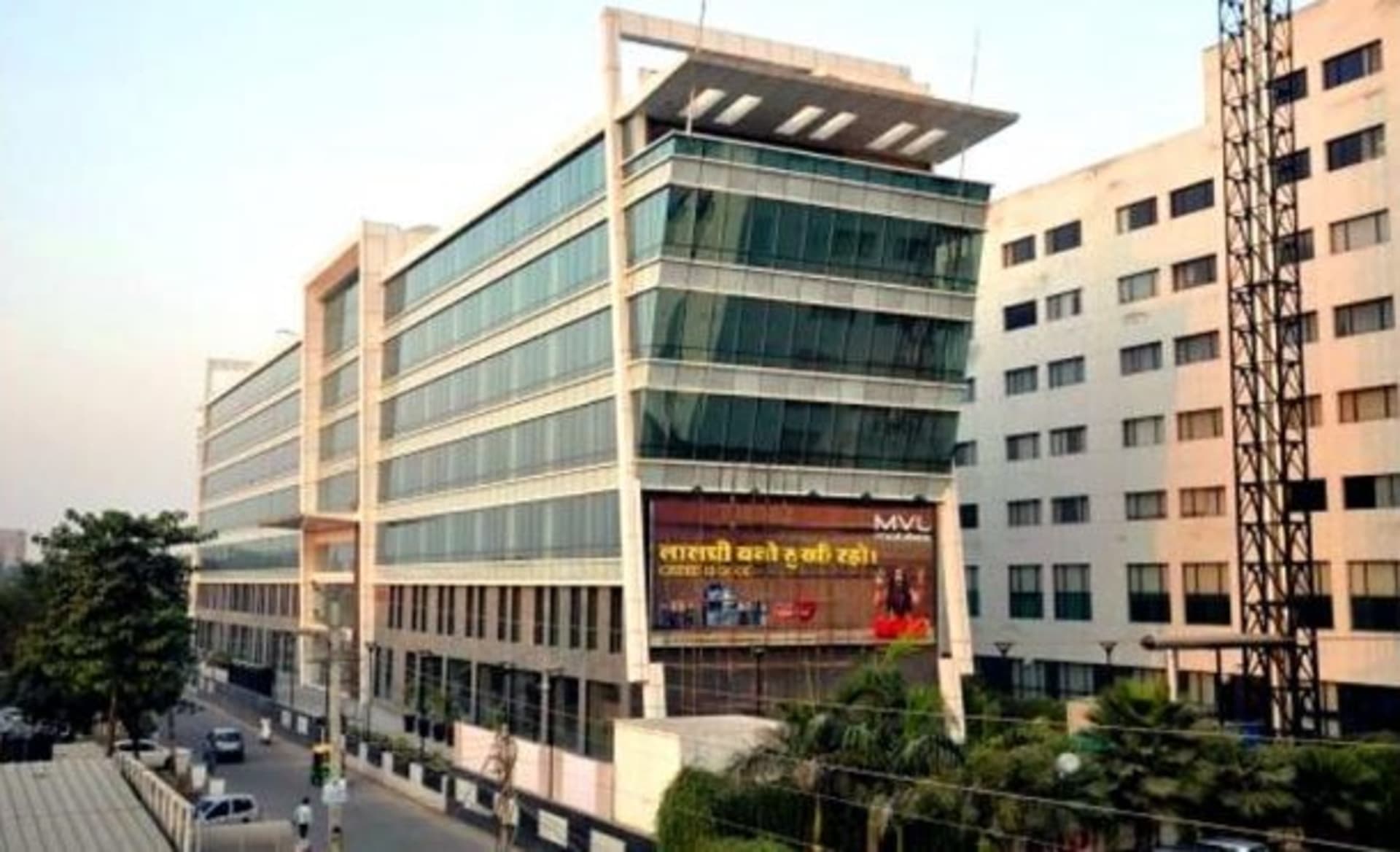 MVL iPark private space in NH-8, Gurgaon