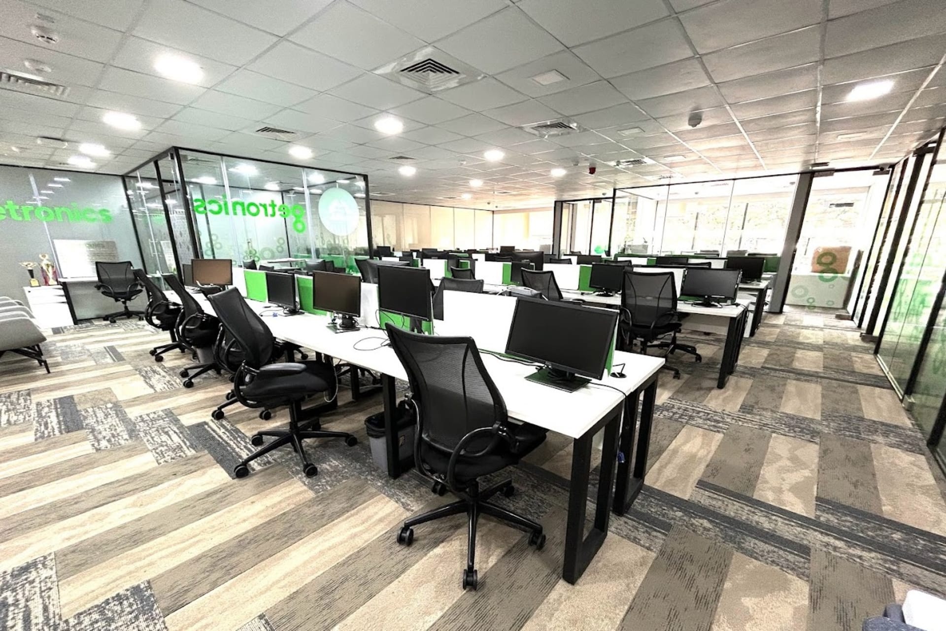 Novel Office Novel Office Queens - NOQ 