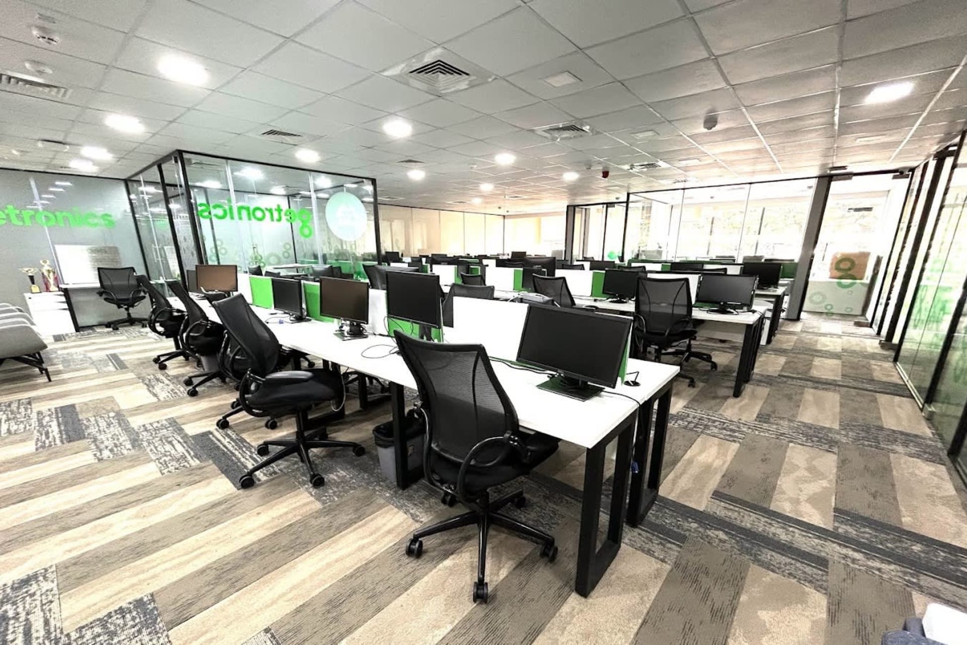 Novel offices Novel Office Queens - NOQ