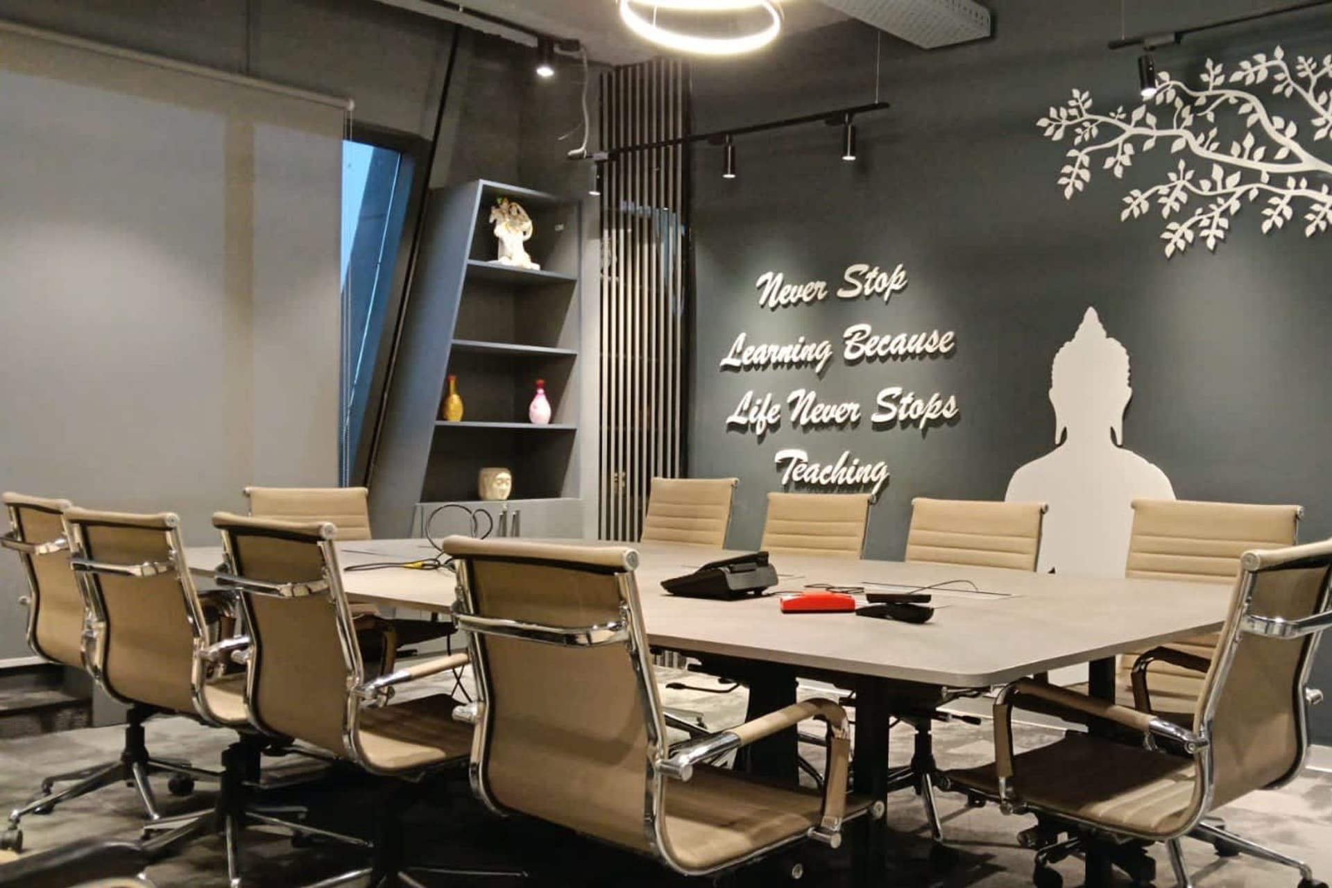 Office 2.0 meeting rooms in Noida Extension, Noida