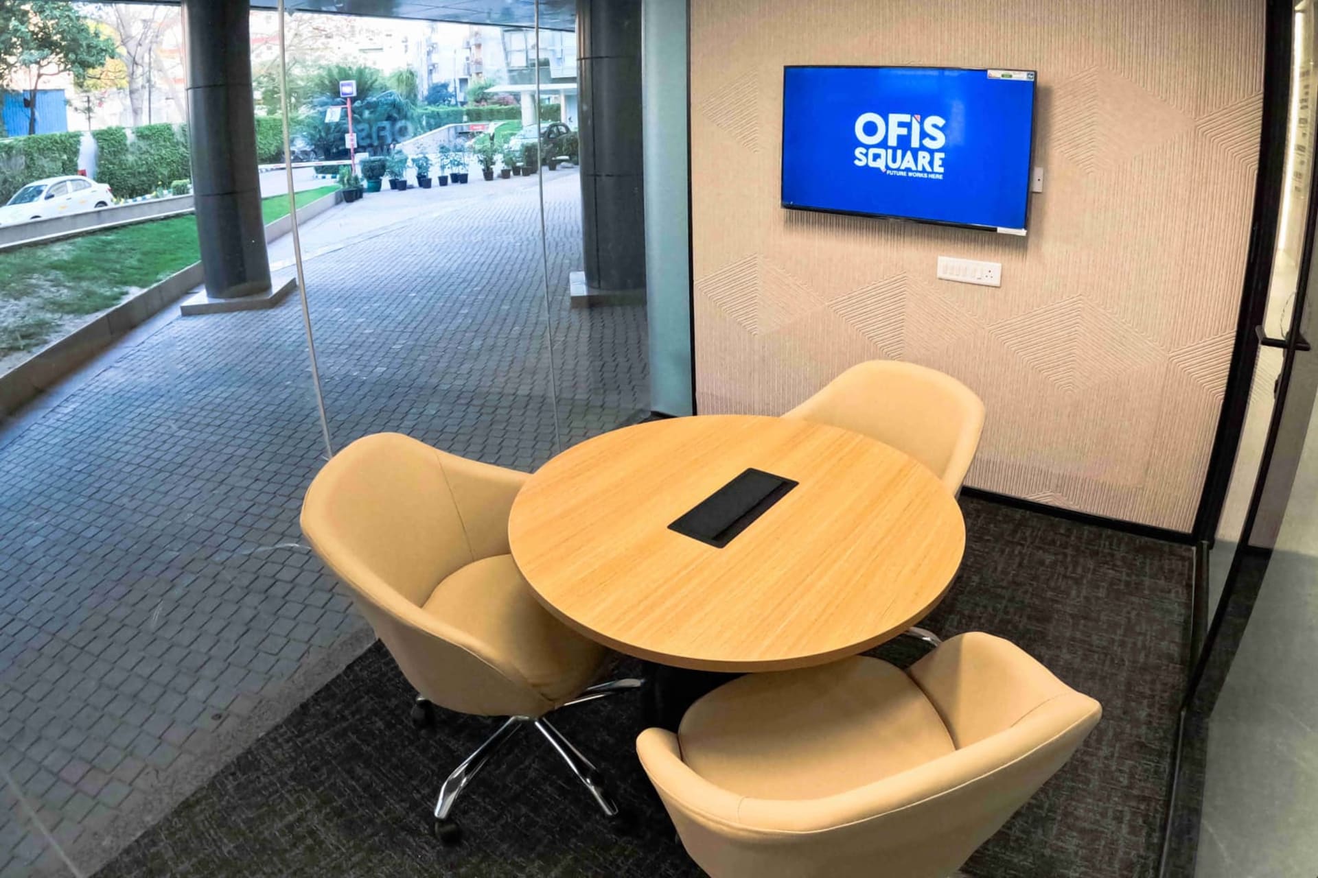 Ofis Square meeting rooms in Golf Course Road Gurgaon, Gurgaon