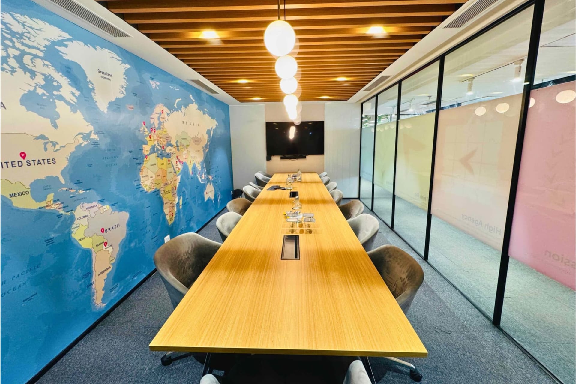 Ofis Square meeting rooms in Golf Course Road Extension, Gurgaon