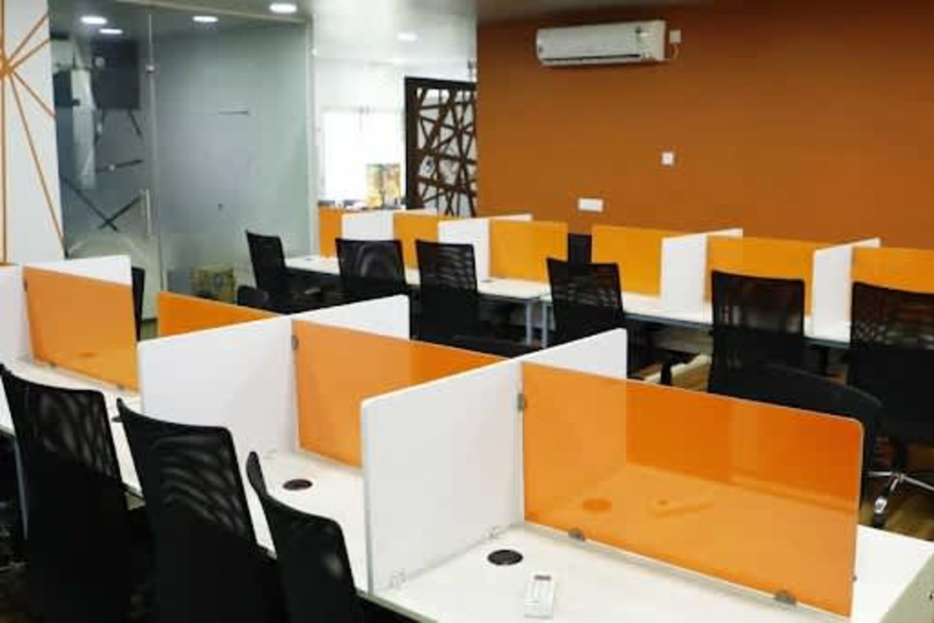 Opus Desk - coworking space