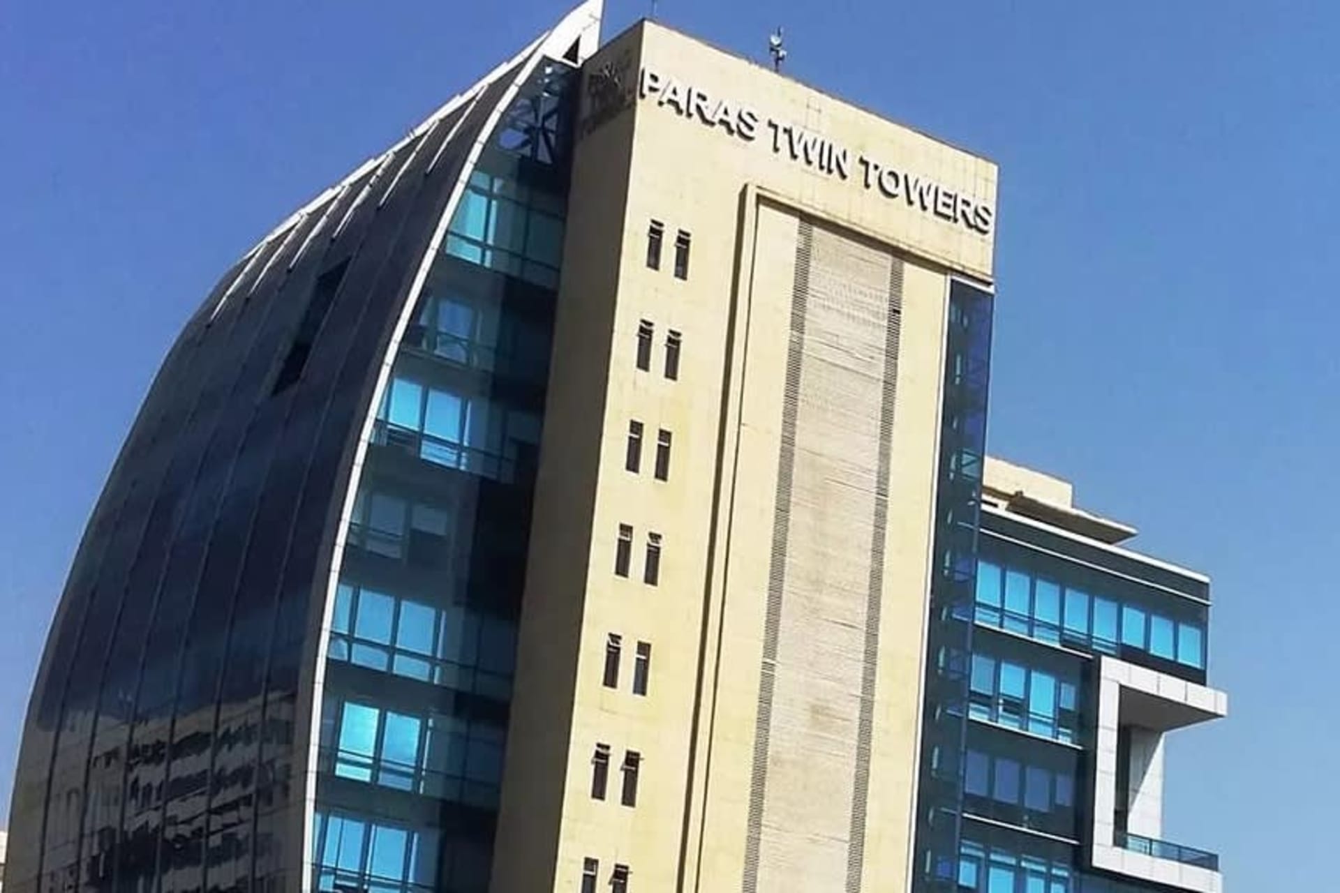 Paras Twin Towers B - office leasing