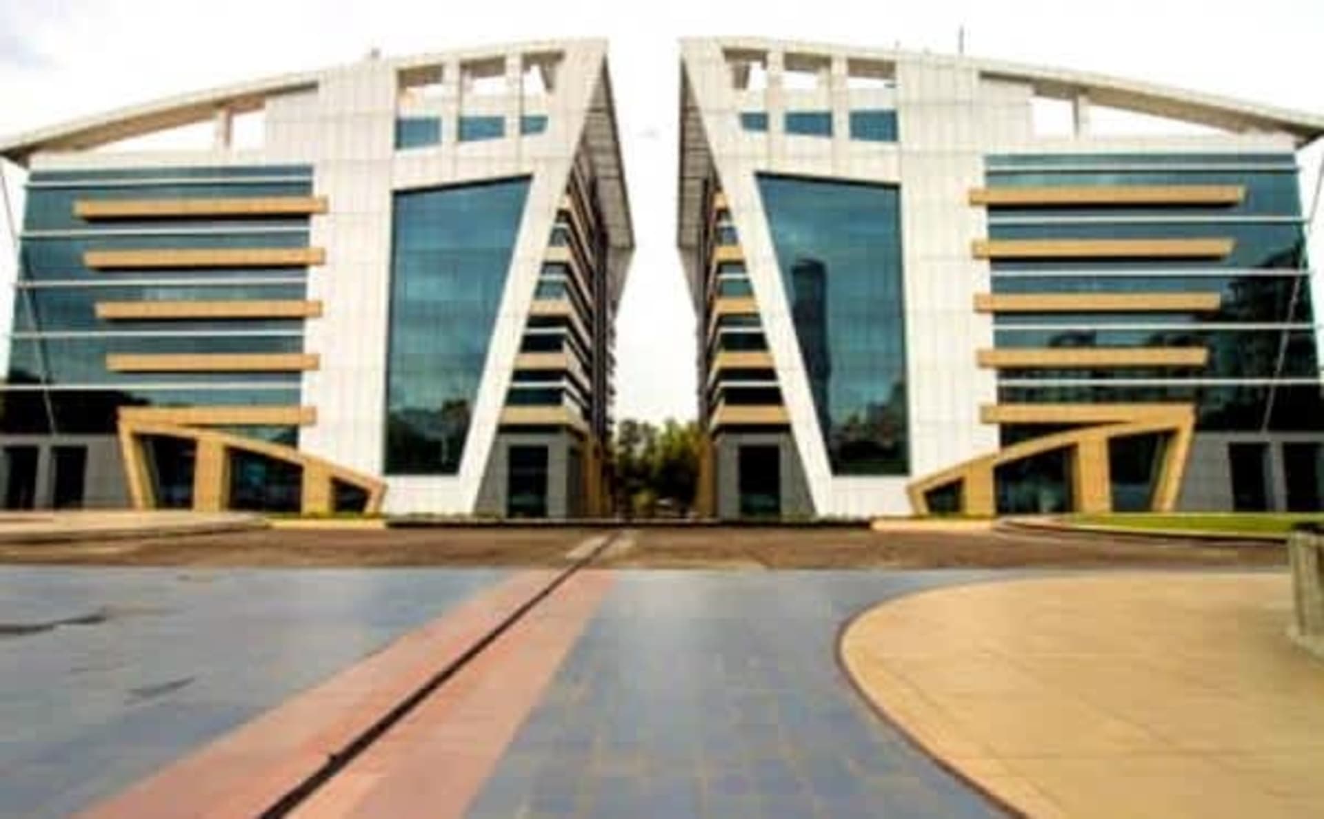 Pentagon Tower - 1 private space in Hadapsar, Pune