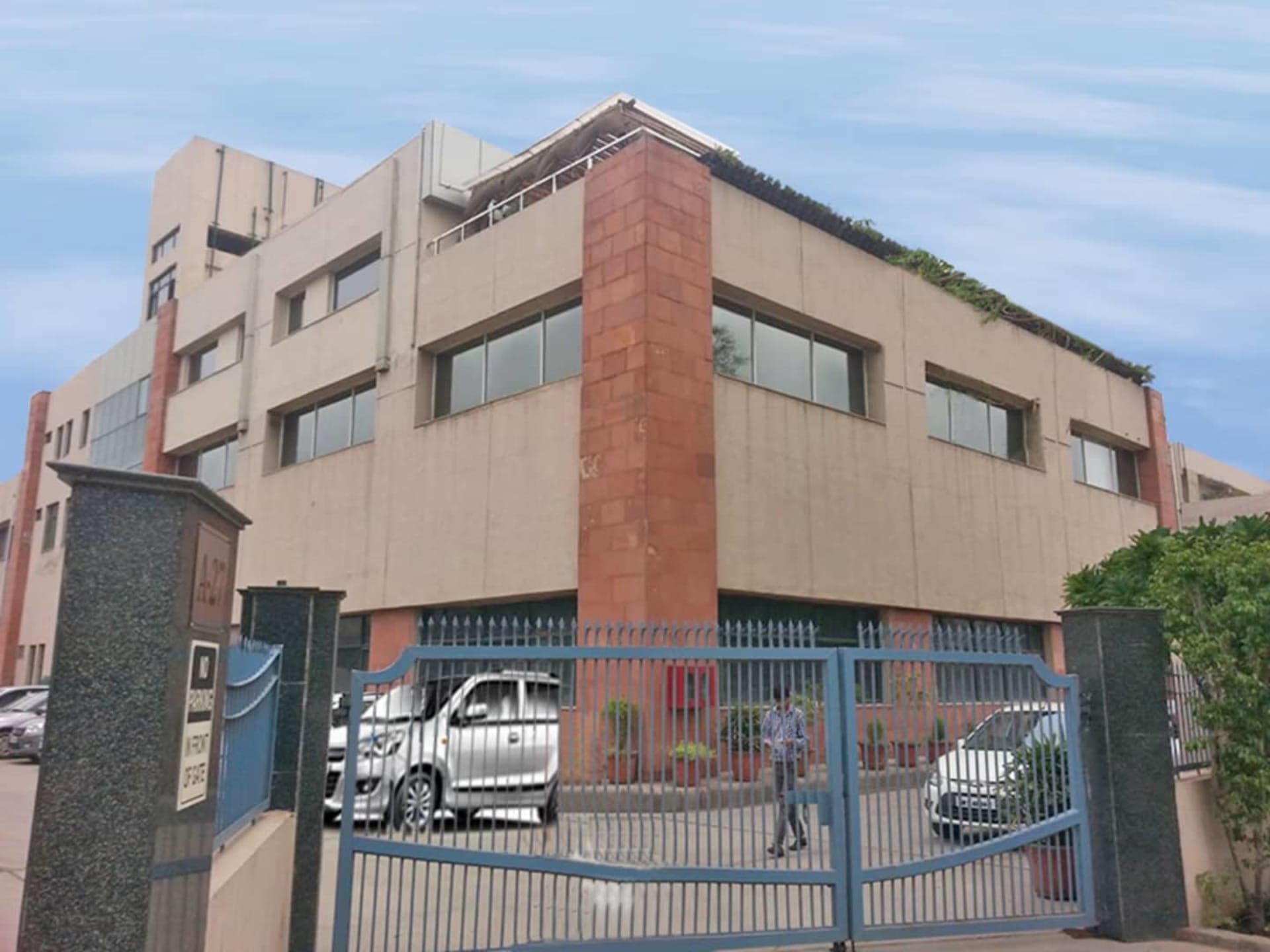 Plot No. A-27 private space in Mohan Cooperative Industrial Estate, Delhi