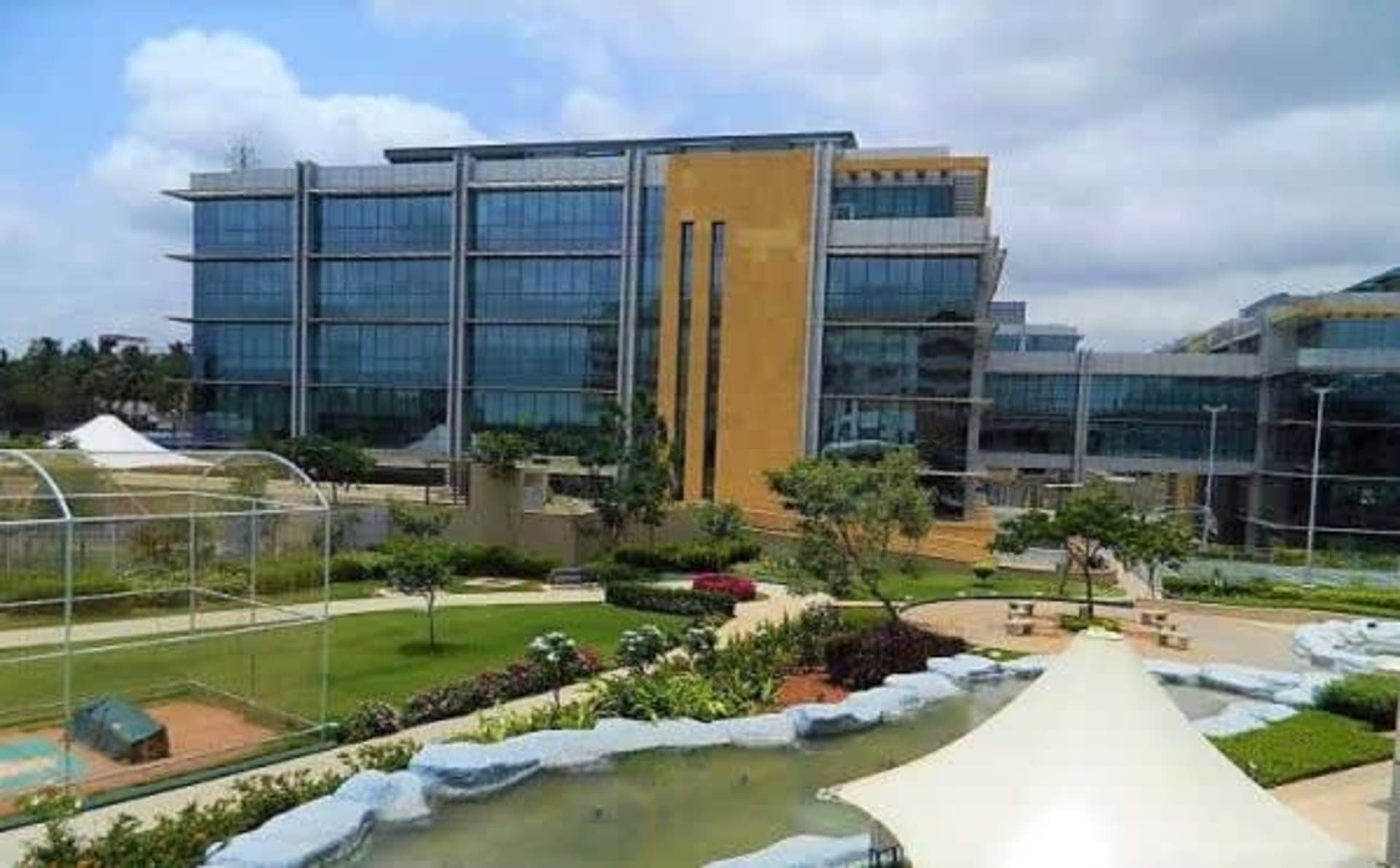 Prestige Cessna Block 5 private space in Bellandur, Bangalore
