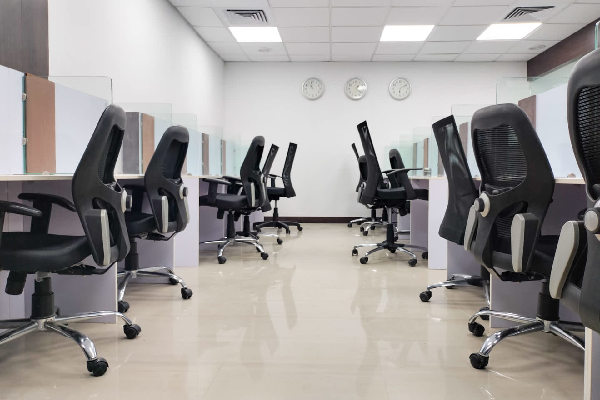 Qubebizz coworking space in Anna Salai, Chennai