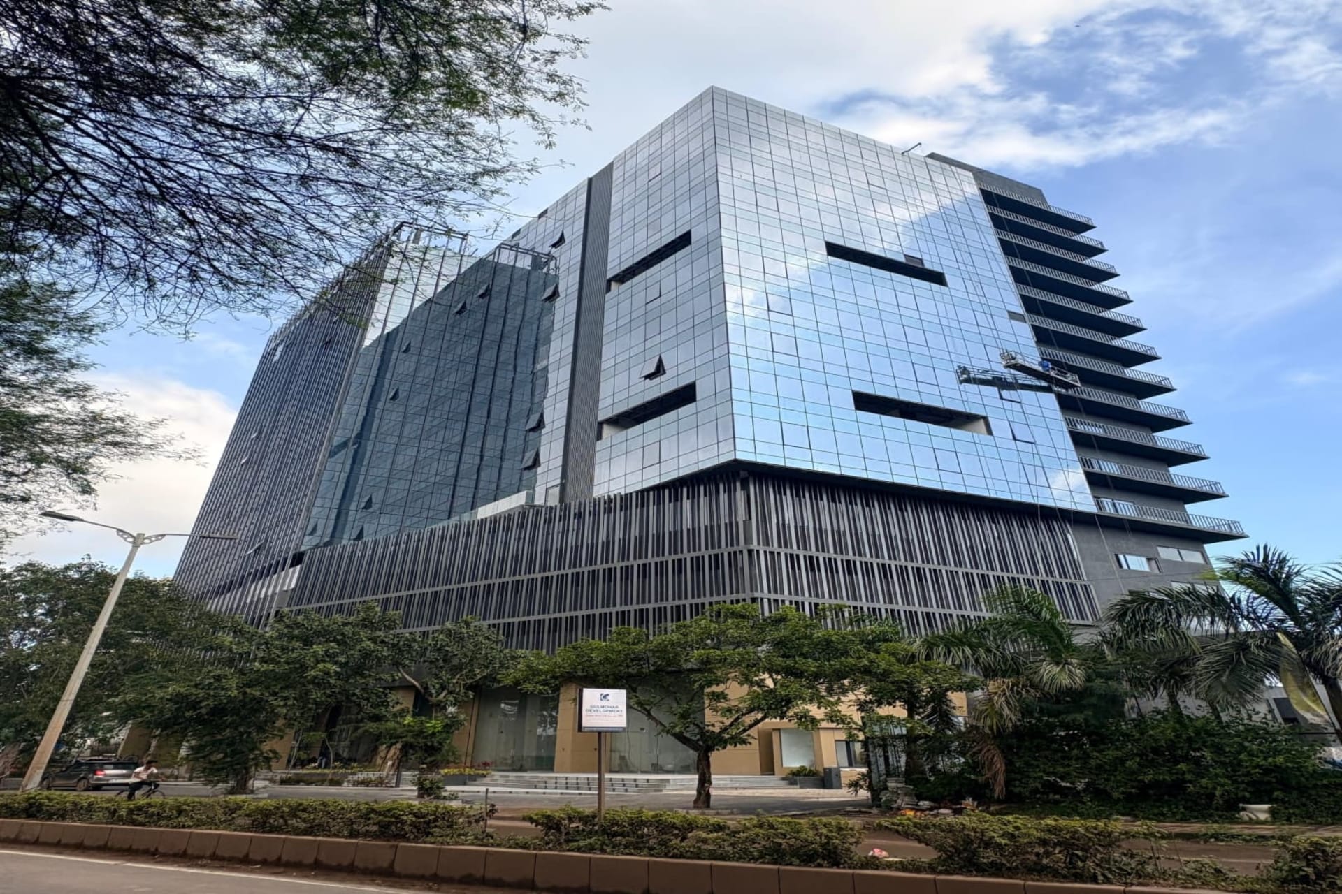 Reality Workspaces - managed office space in Mundhwa, Pune