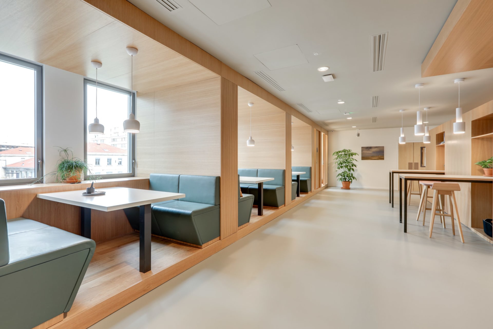 Regus undefined