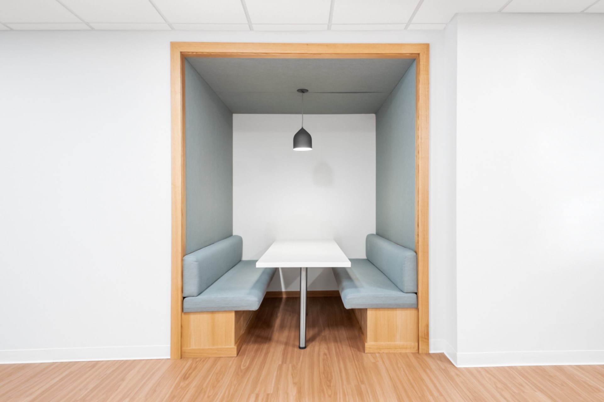 Regus undefined