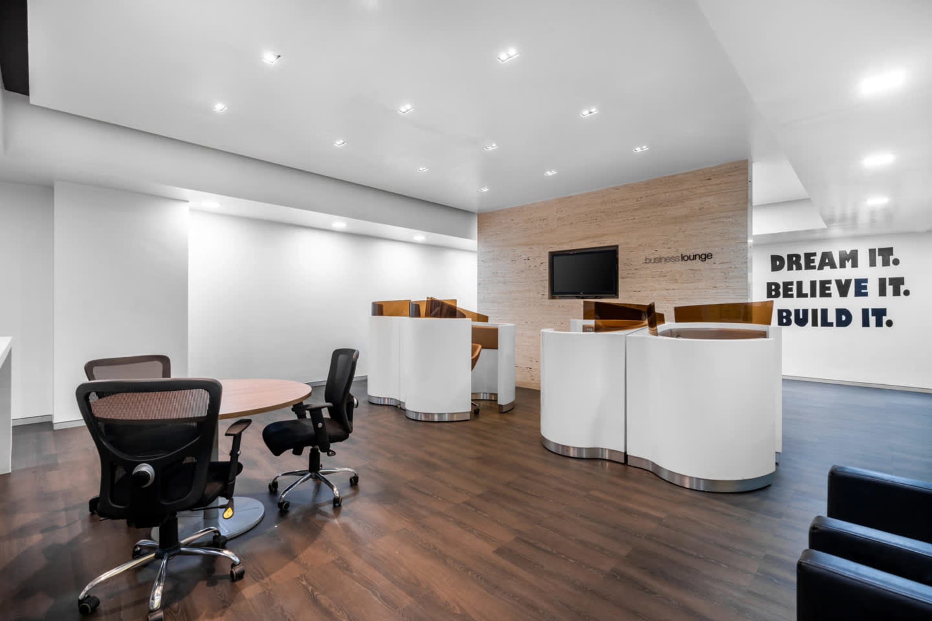 Peninsula Business Park day pass in Lower Parel