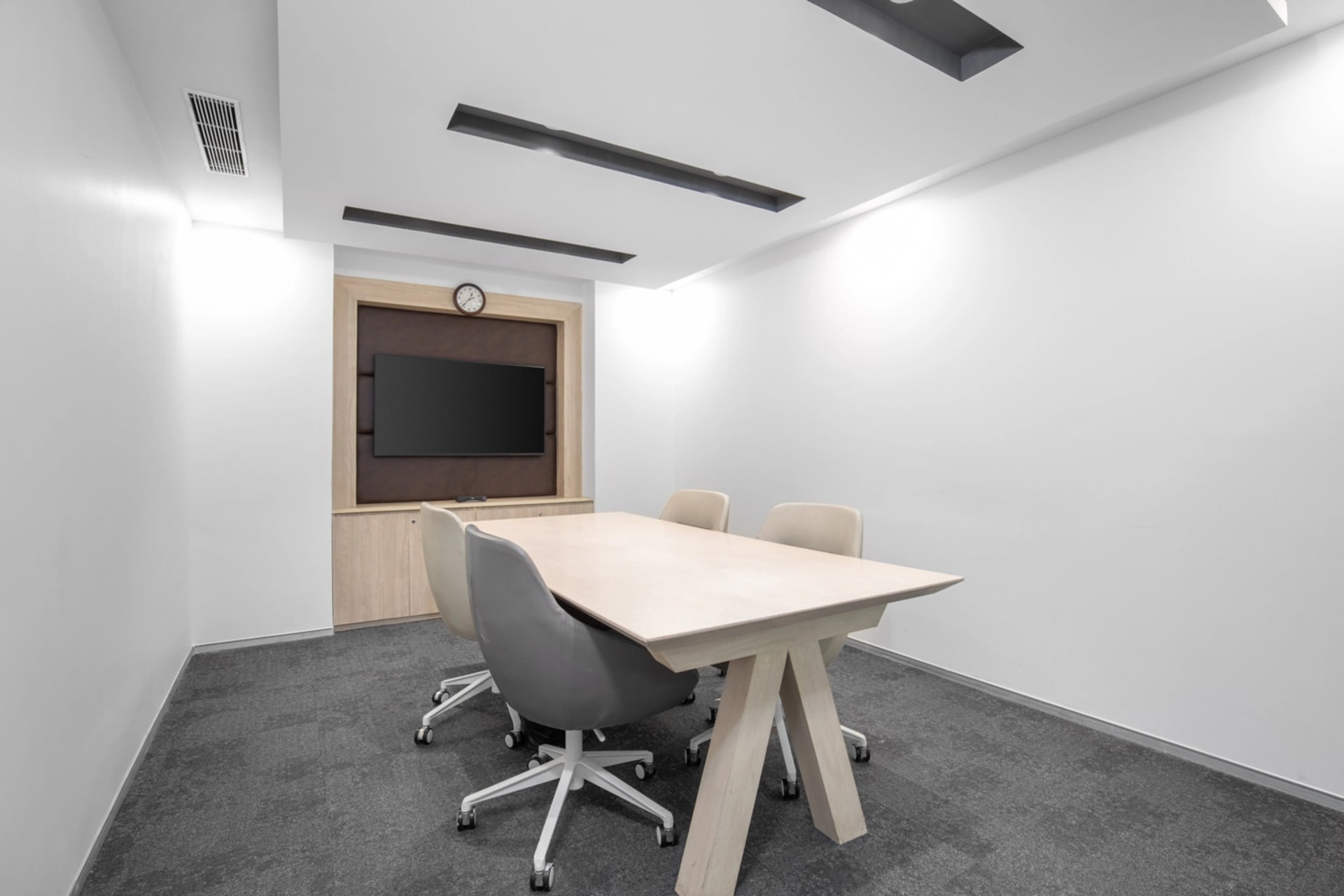 Regus undefined