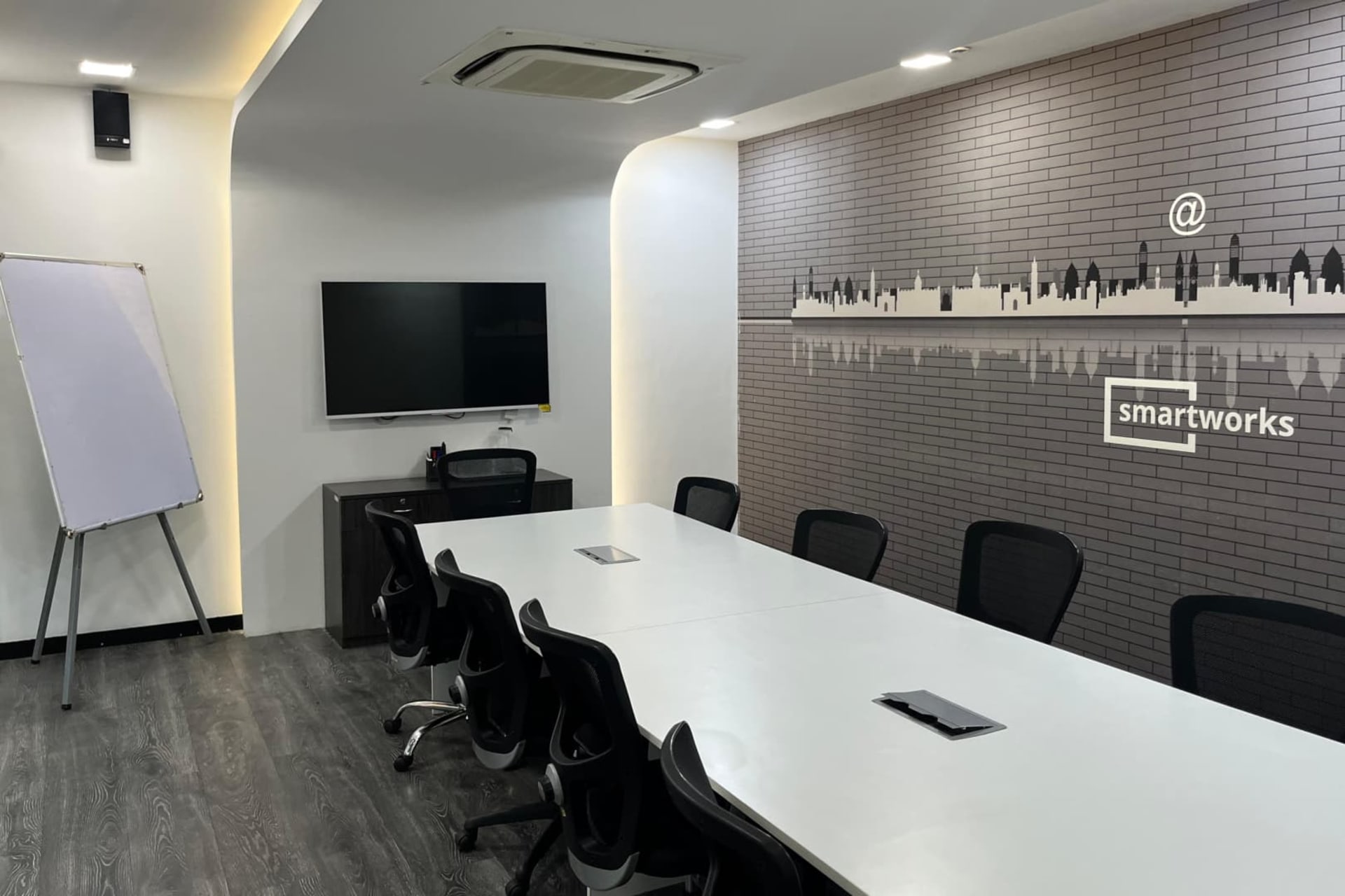 Smartworks meeting rooms in Hadapsar, Pune