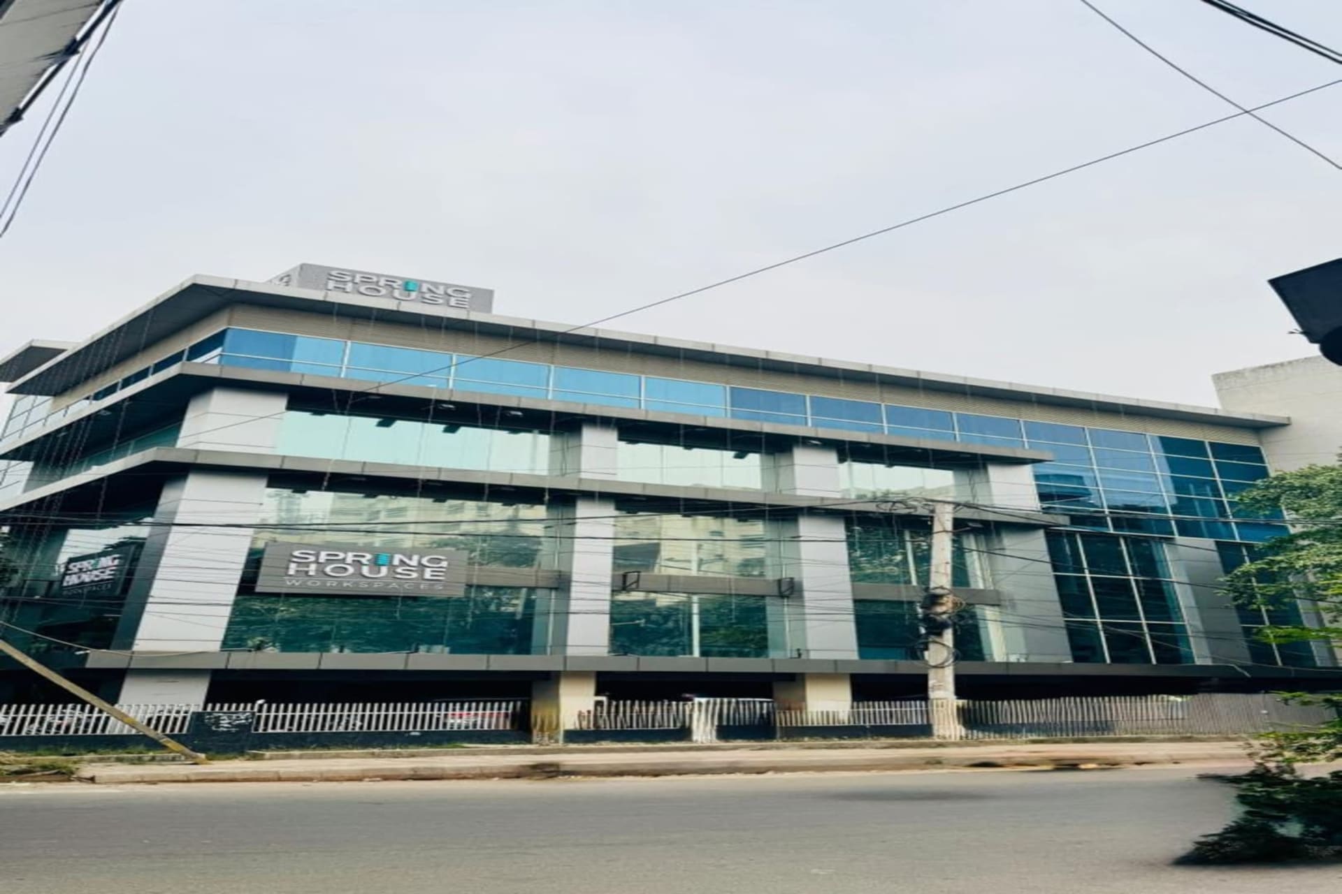 SpringHouse B1/622 - coworking space in Janakpuri, Delhi