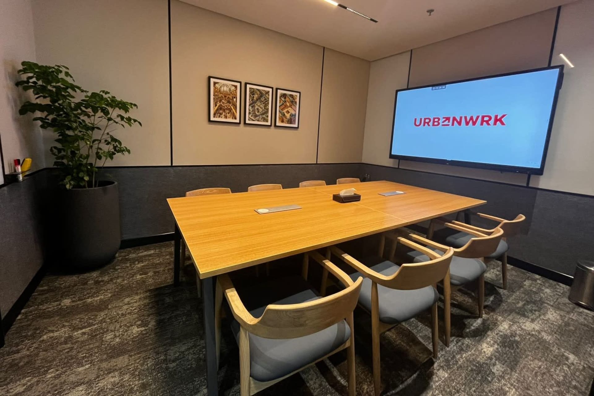 UrbanWrk conference rooms in Golf Course Road Gurgaon, Gurgaon