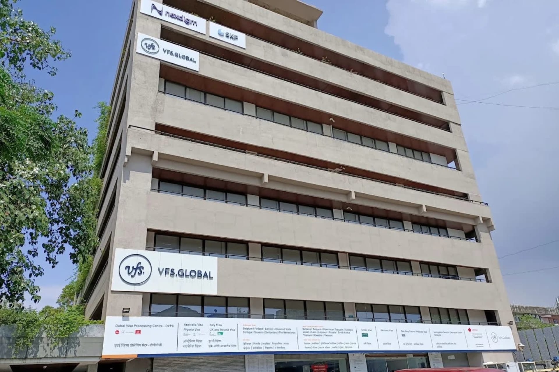 Urmi Axis - coworking space