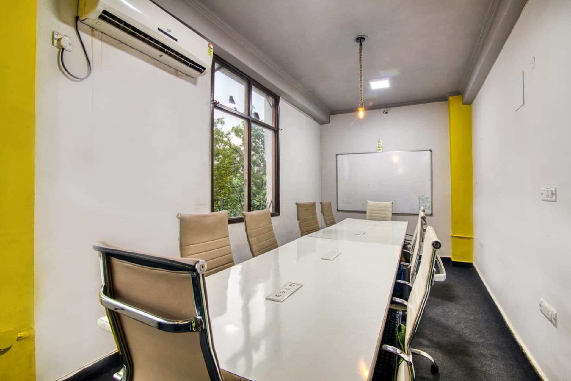 WeCoDesk in Delhi