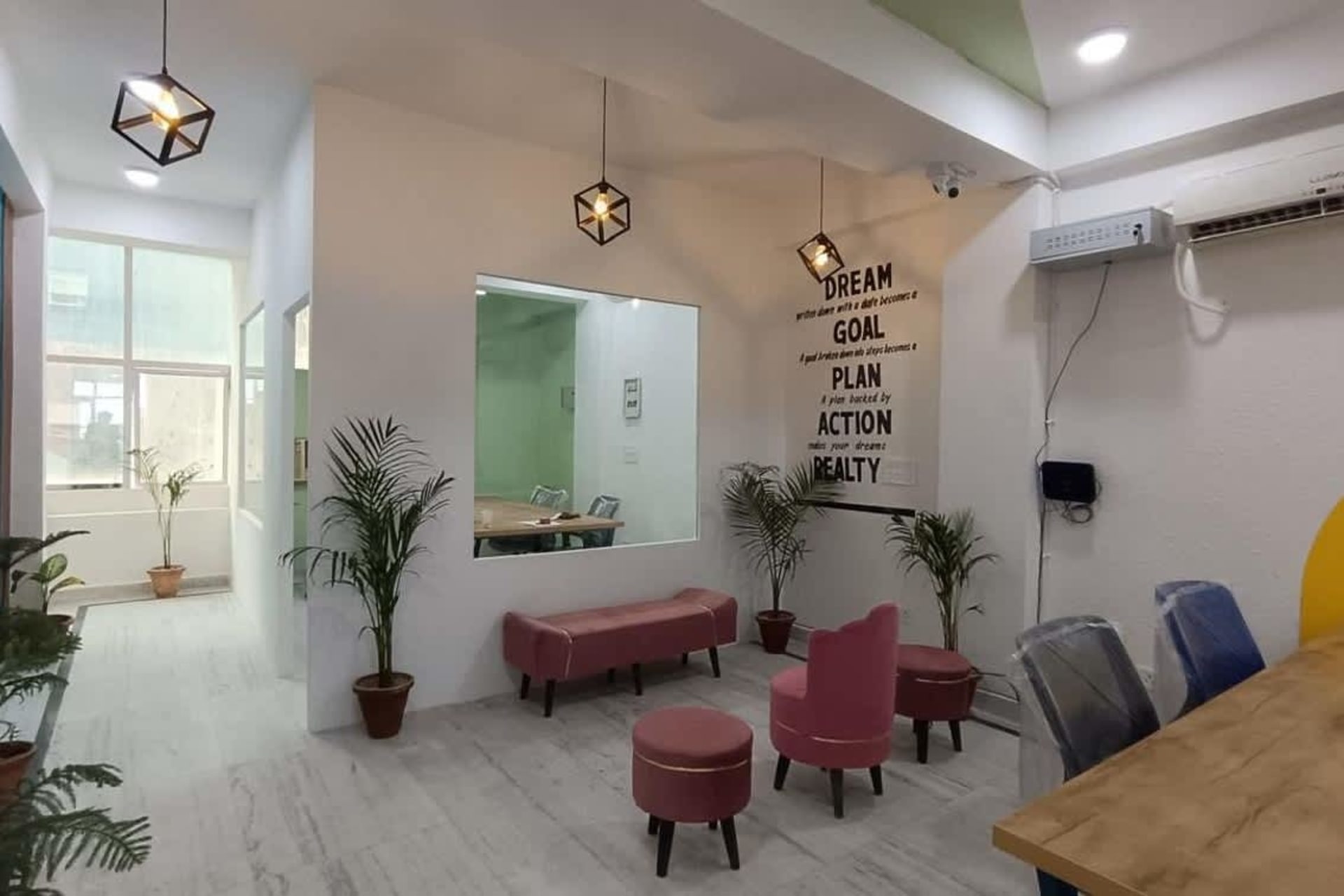 Work and Beyond - coworking space