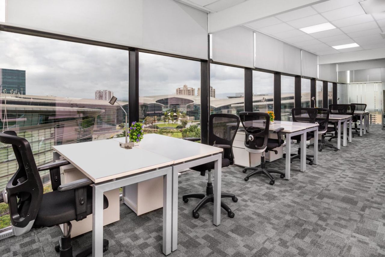 Regus World Trade Center - Coworking Space and Shared Office Space