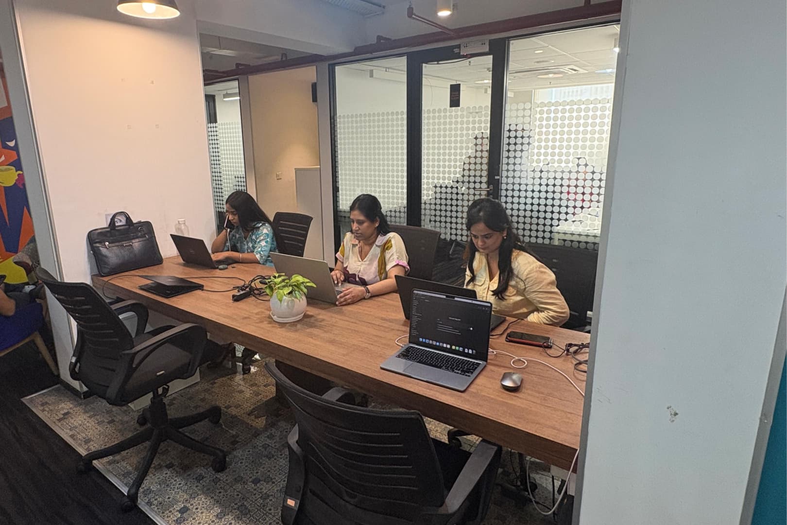 Apeejay Business Center - flexi-desk