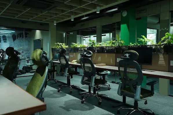 DeckSpaces Coworking Space - day pass