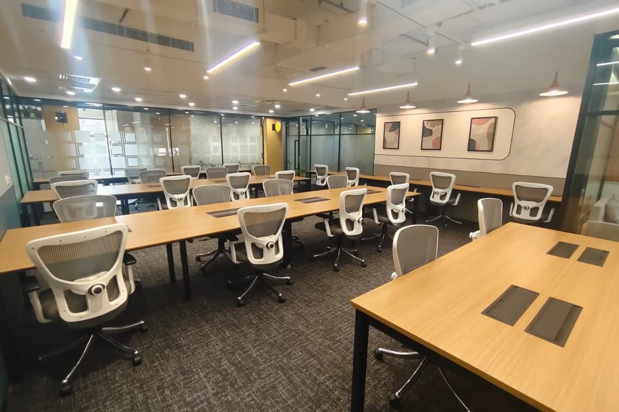 Ofis Square - flexi-desk