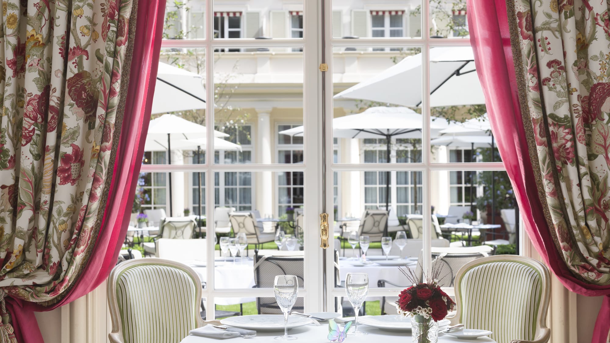 The 10 Best Michelin Restaurants in Paris (Bucket List Worthy)