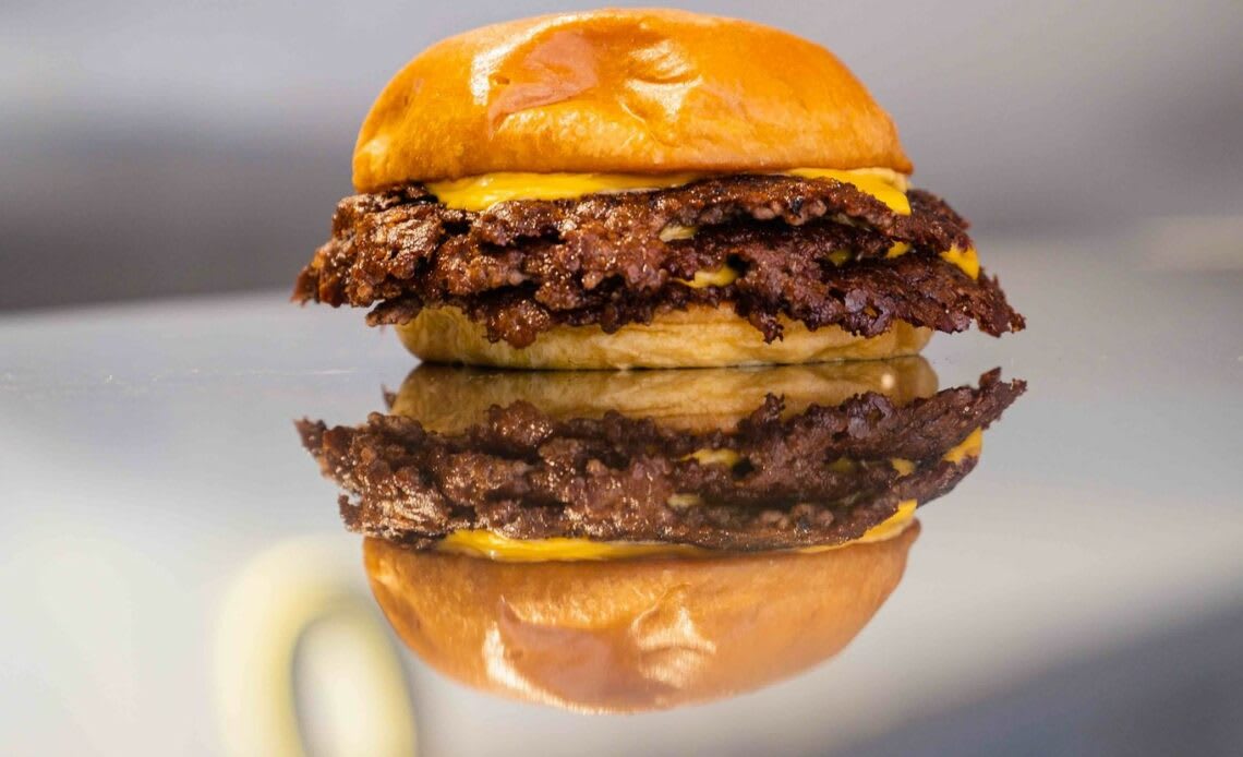 These 9 Burger Joints in Paris Are Local Favorites