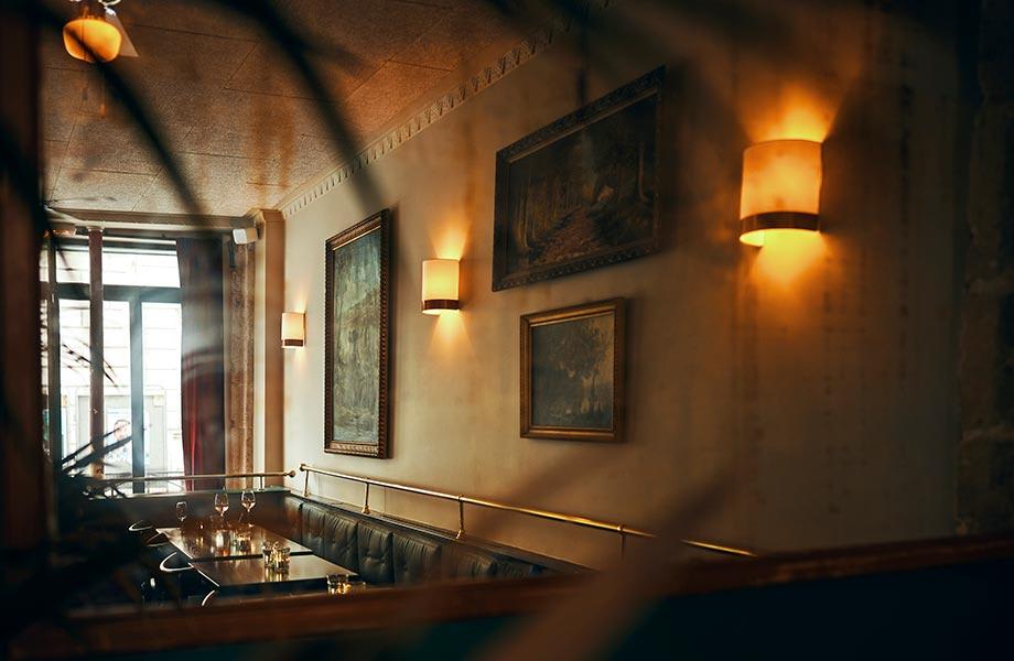These 10 English Pubs in Paris Bring the Vibe (and Ale)