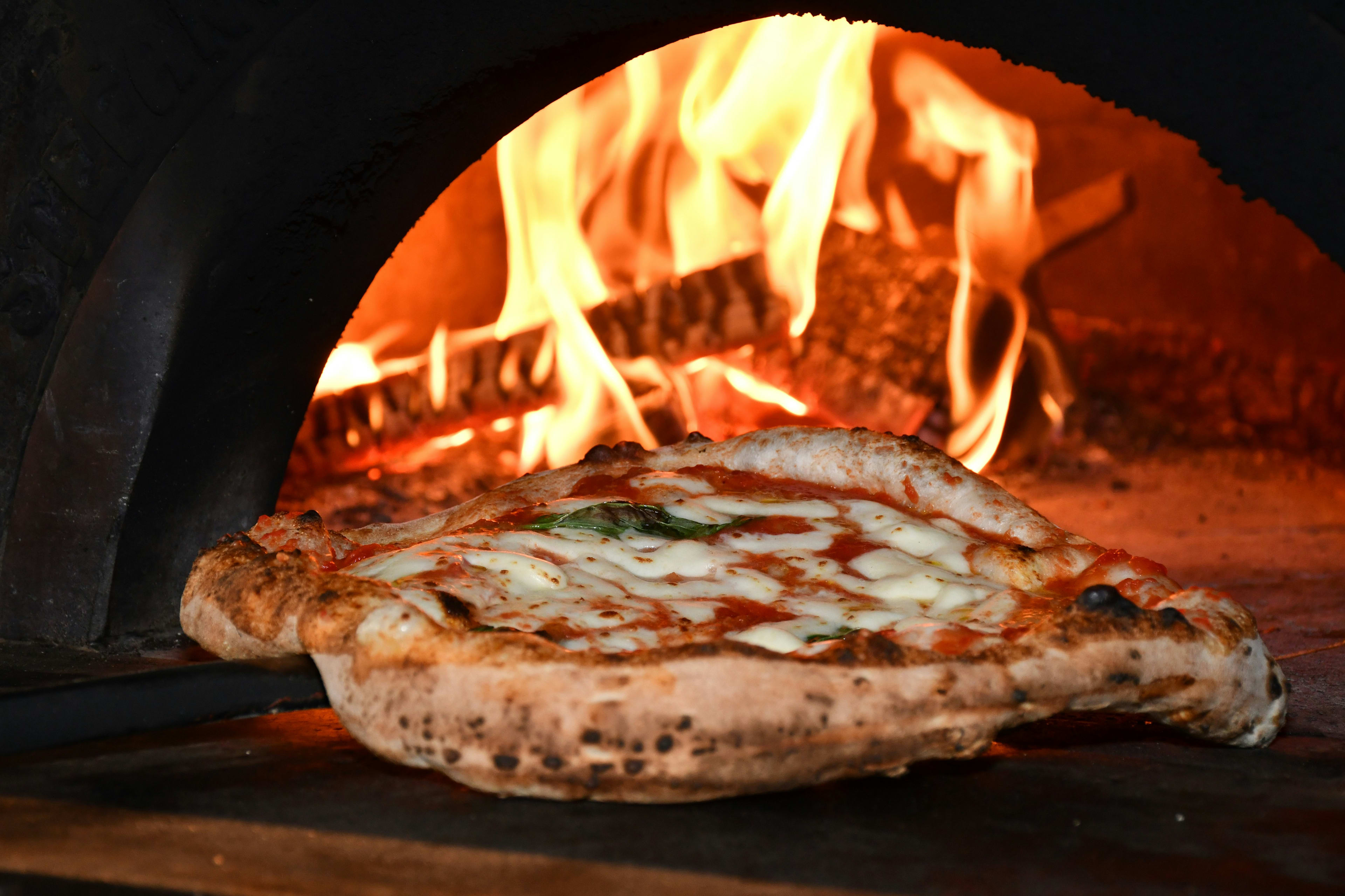 Forget Italy – These 10 Paris Pizza Places Are Top-Notch