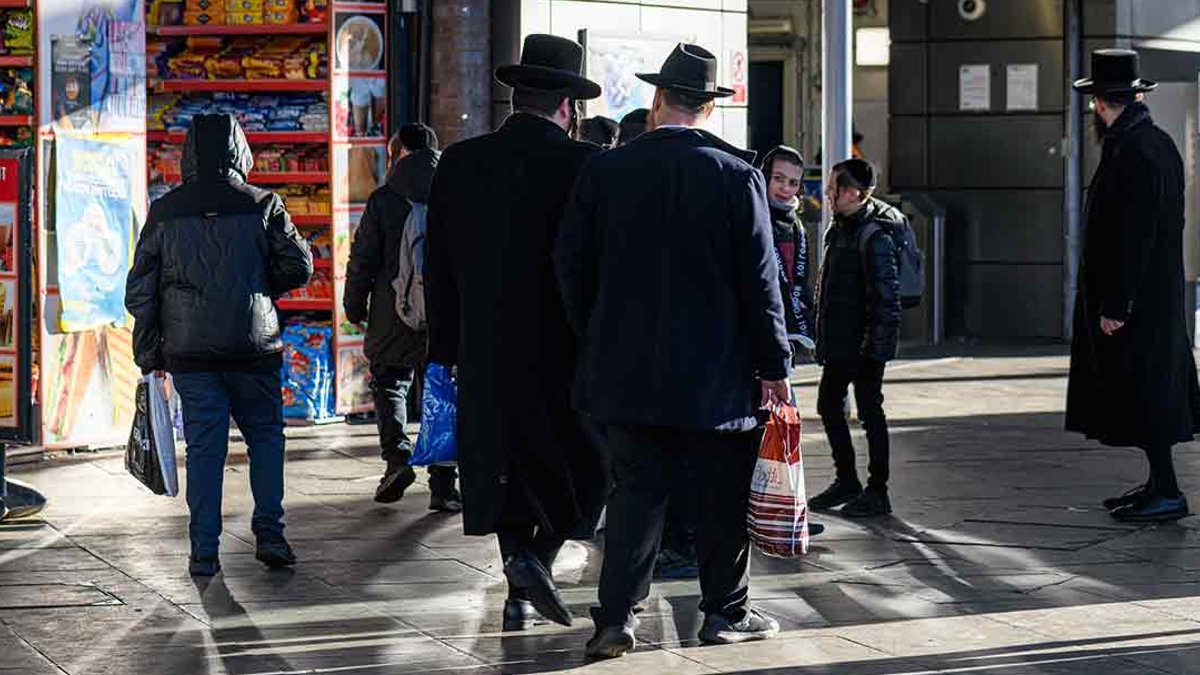 Jewish workers fear DEI efforts fail on antisemitism Jewish workers fear DEI efforts fail on antisemitism - dei antisemitism
