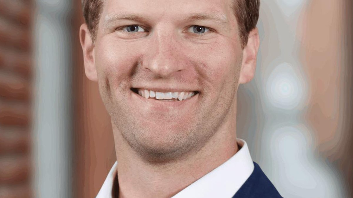 Independent practices fight insurer reimbursement cuts - insurer reimbursement cuts