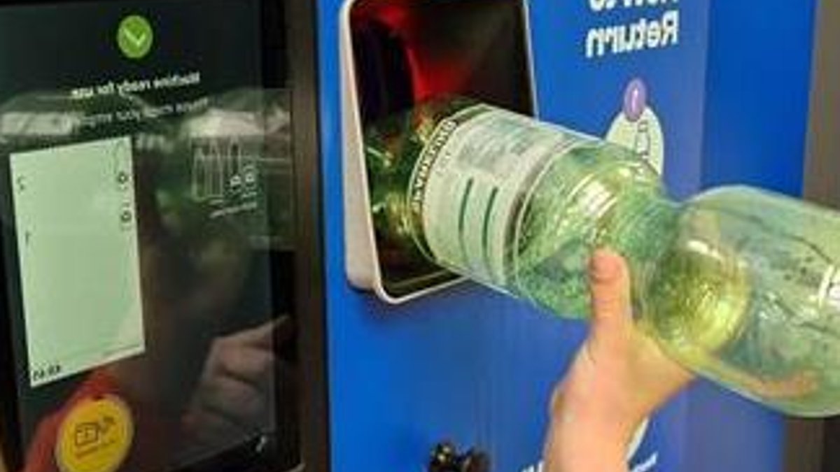 UK retailers get certified vending machine list - vending machines