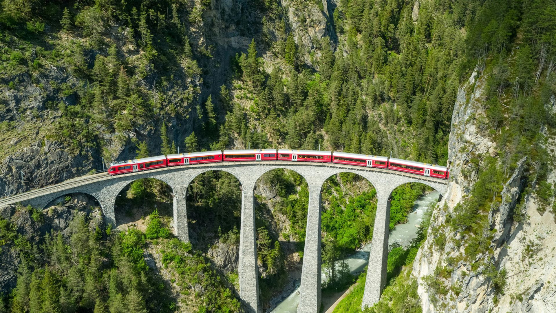 Signature: Iconic Trains of Switzerland & Italy's Lake District